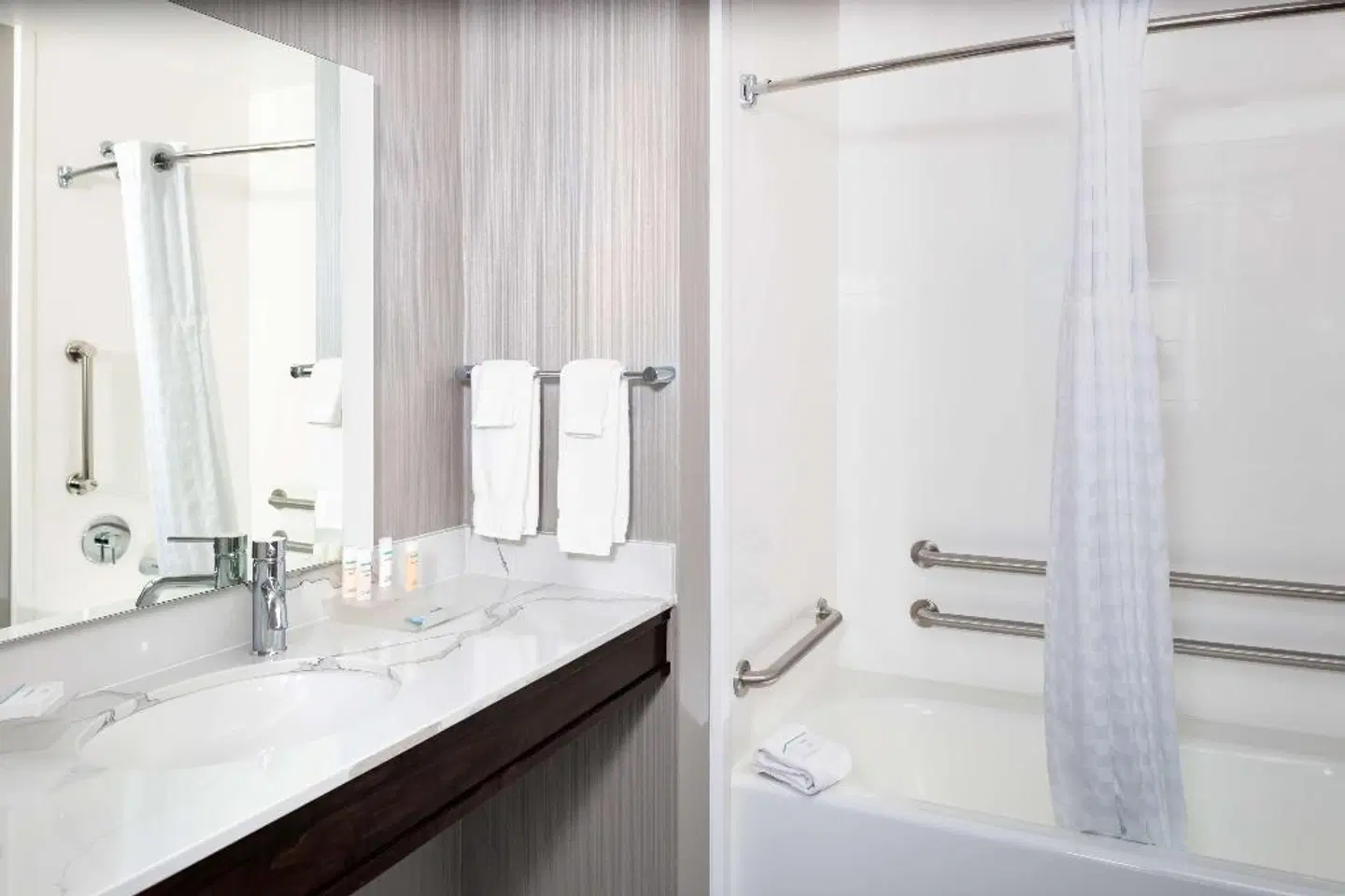 Homewood Suites by Hilton Phoenix Airport South Badezimmer