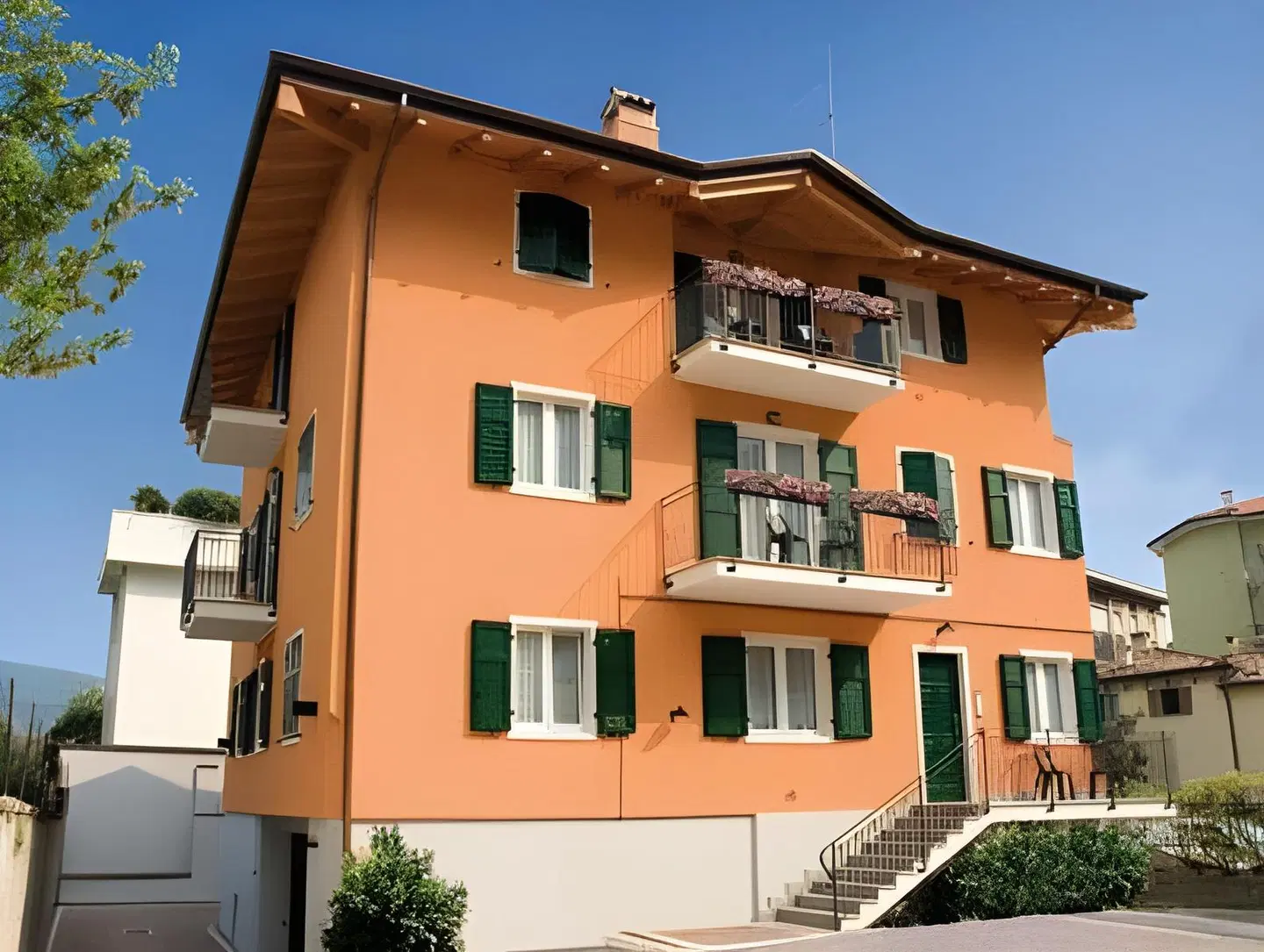 Bella Villa Apartments EXTERIOR
