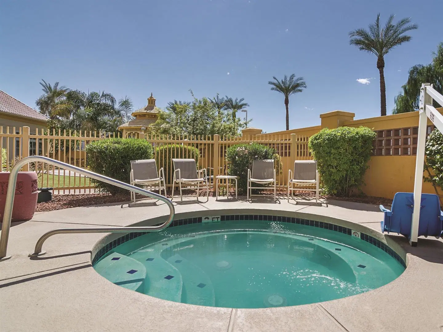 La Quinta Inn & Suites by Wyndham Phoenix Mesa West OUTDOOR_POOL