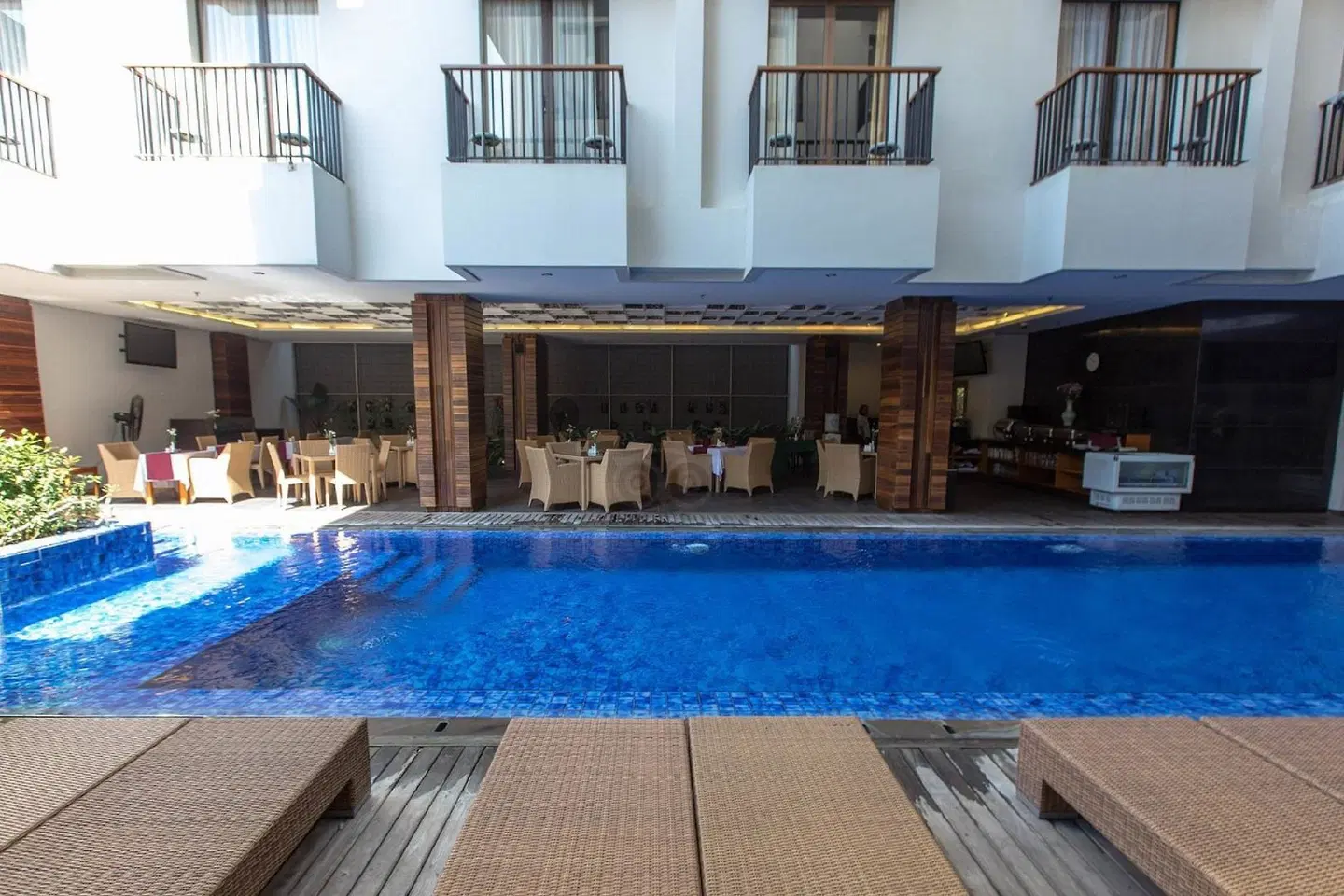 Ping Hotel Seminyak Bali OUTDOOR_POOL