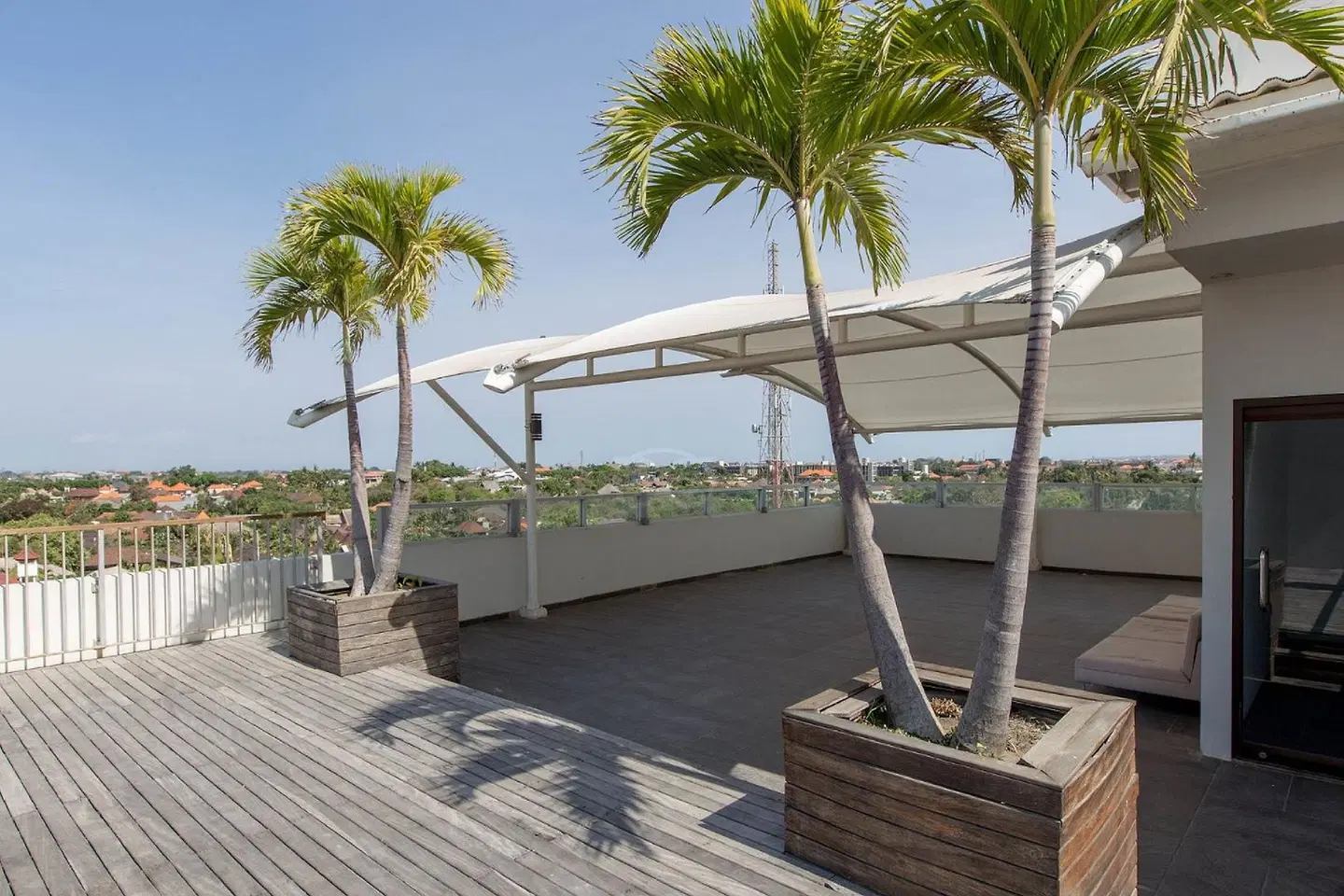 Ping Hotel Seminyak Bali TERRACE