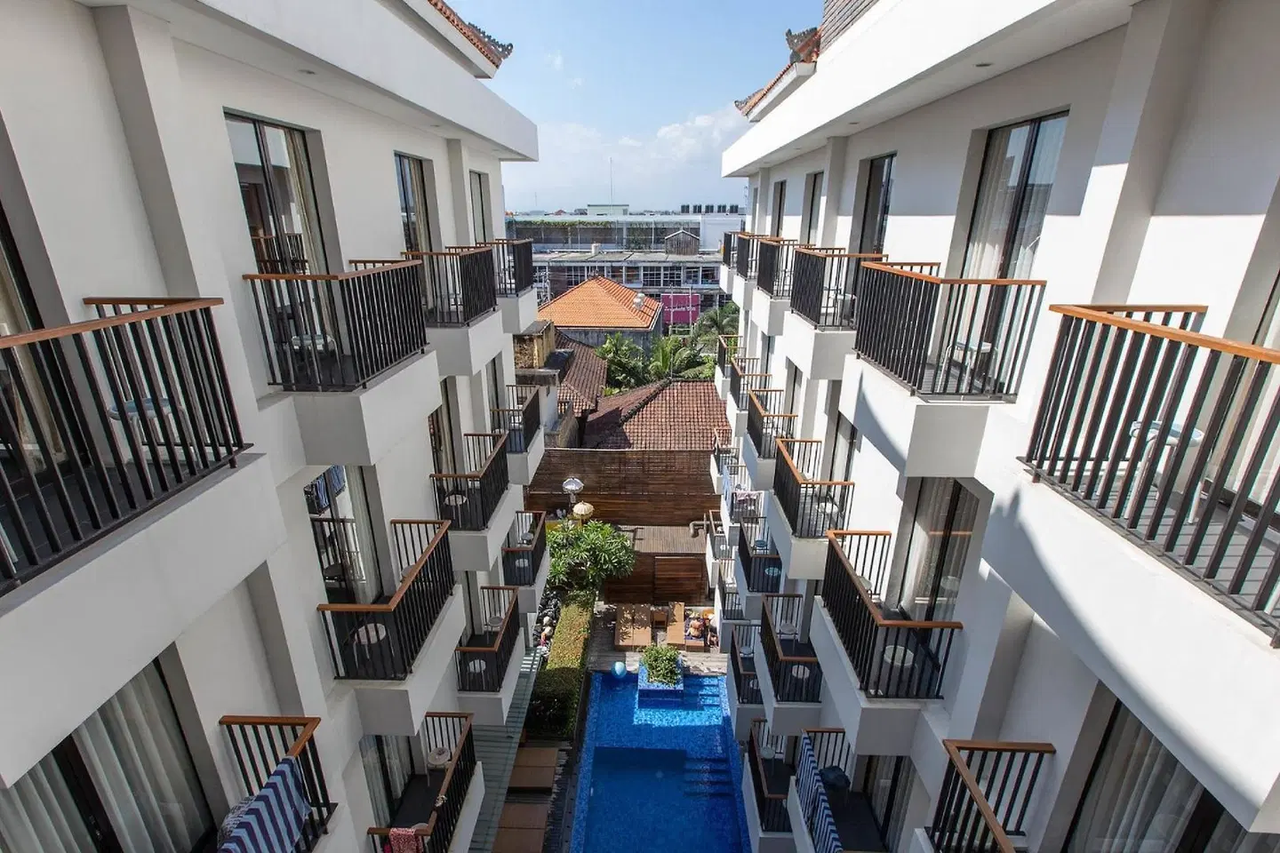 Ping Hotel Seminyak Bali TERRACE