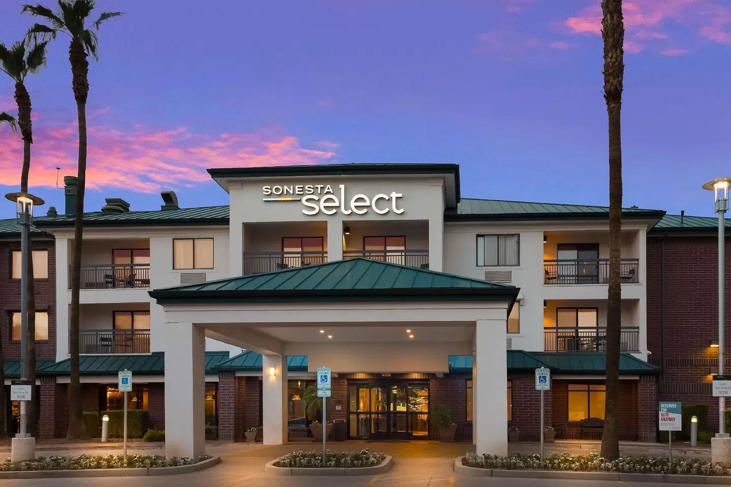 Sonesta Select Tempe Downtown EXTERIOR