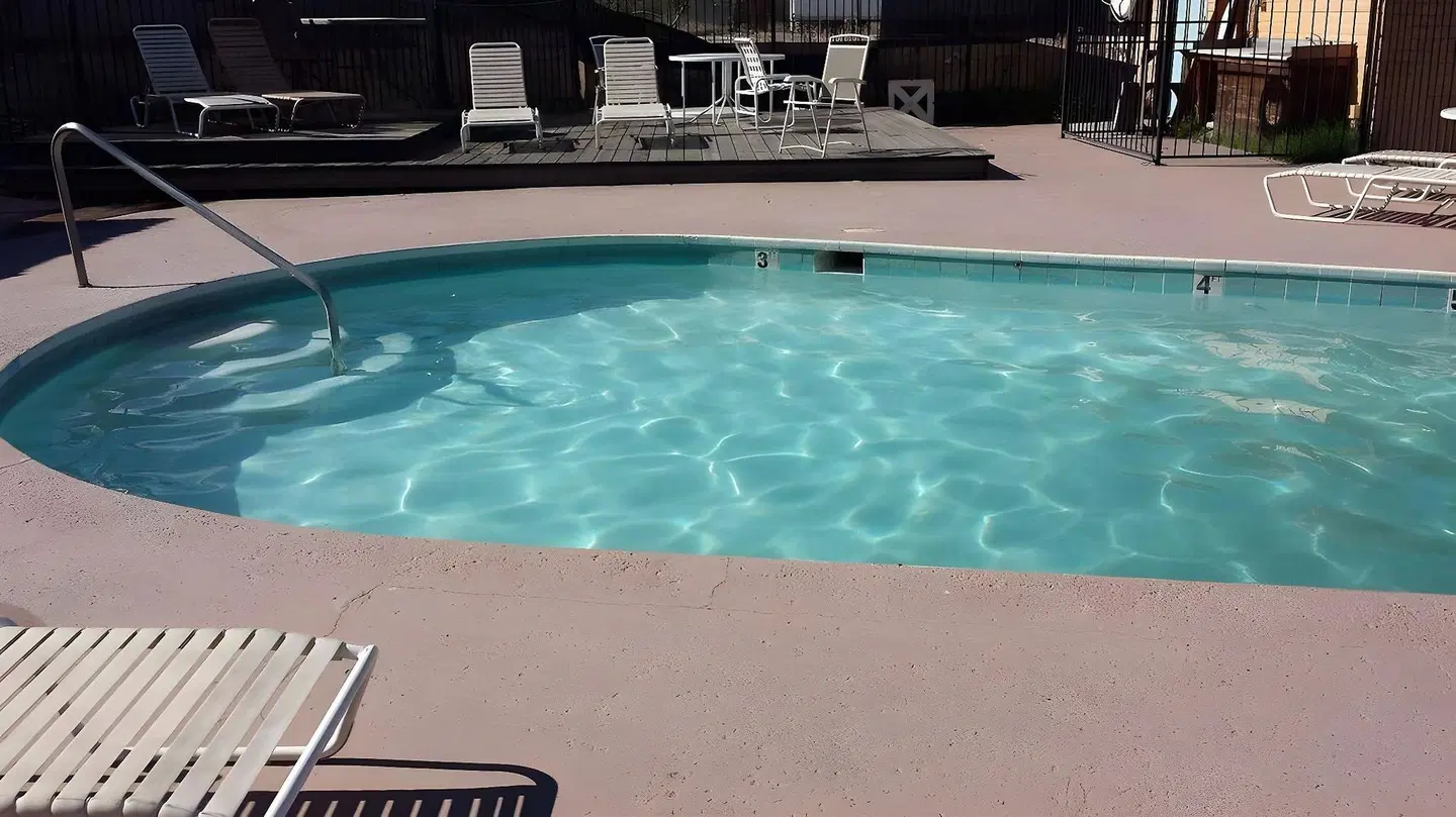 Hotel McCoy Tucson - Art, Coffee, Beer, Wine OUTDOOR_POOL