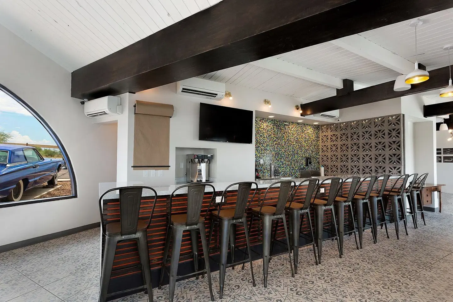 Hotel McCoy Tucson - Art, Coffee, Beer, Wine Bar