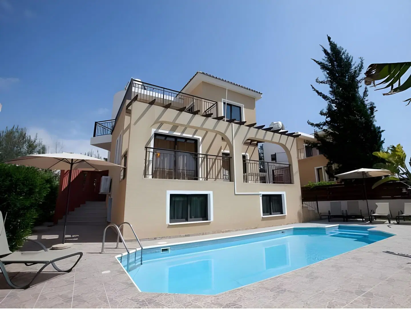 Marinea Beach Villas OUTDOOR_POOL