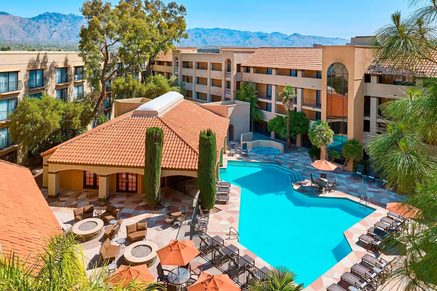 Sheraton Tucson Hotel & Suites EXTERIOR