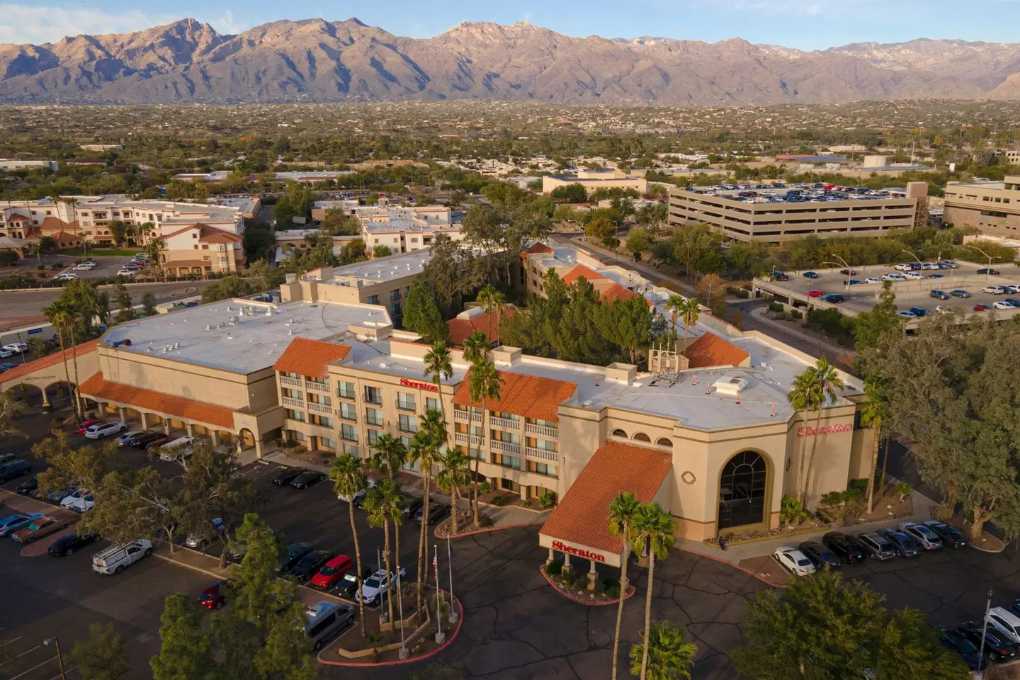 Sheraton Tucson Hotel & Suites EXTERIOR