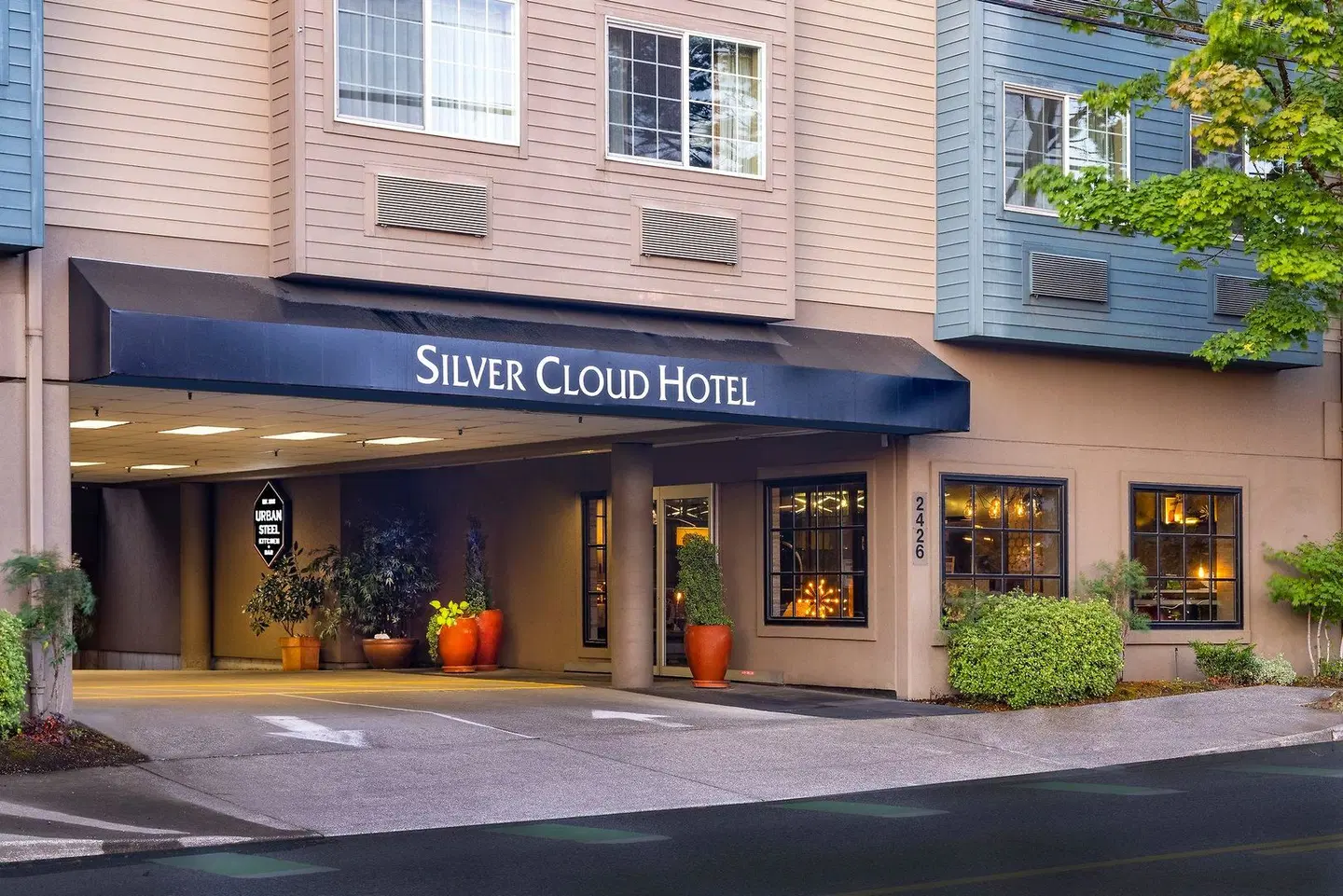 Silver Cloud Inn - Portland EXTERIOR