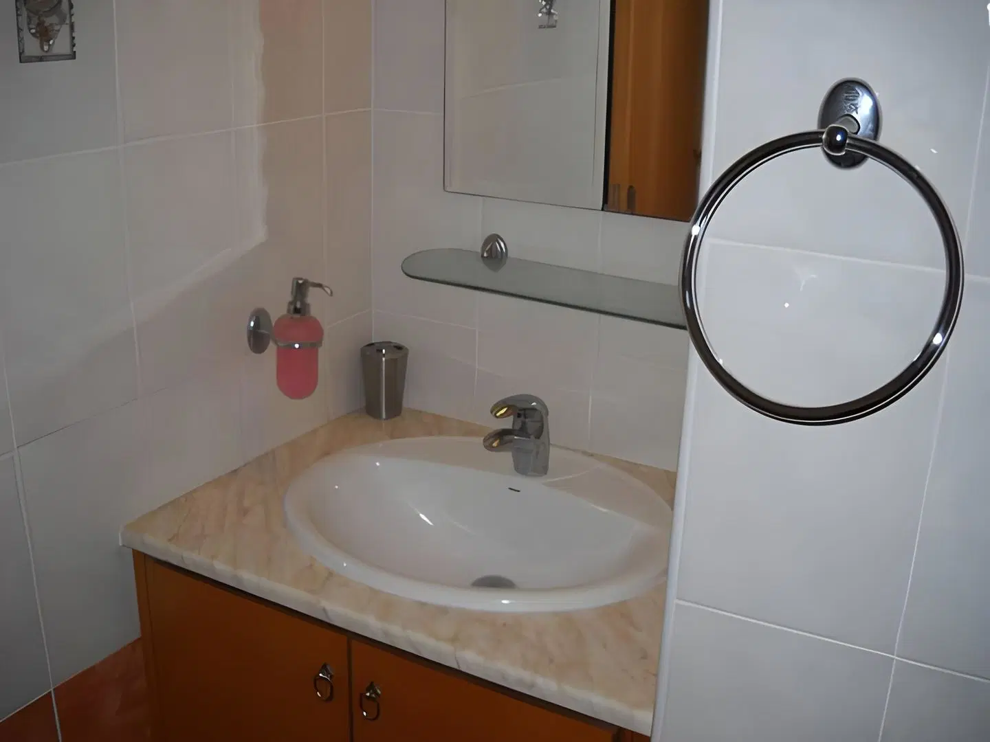 Socrates Apartments Badezimmer