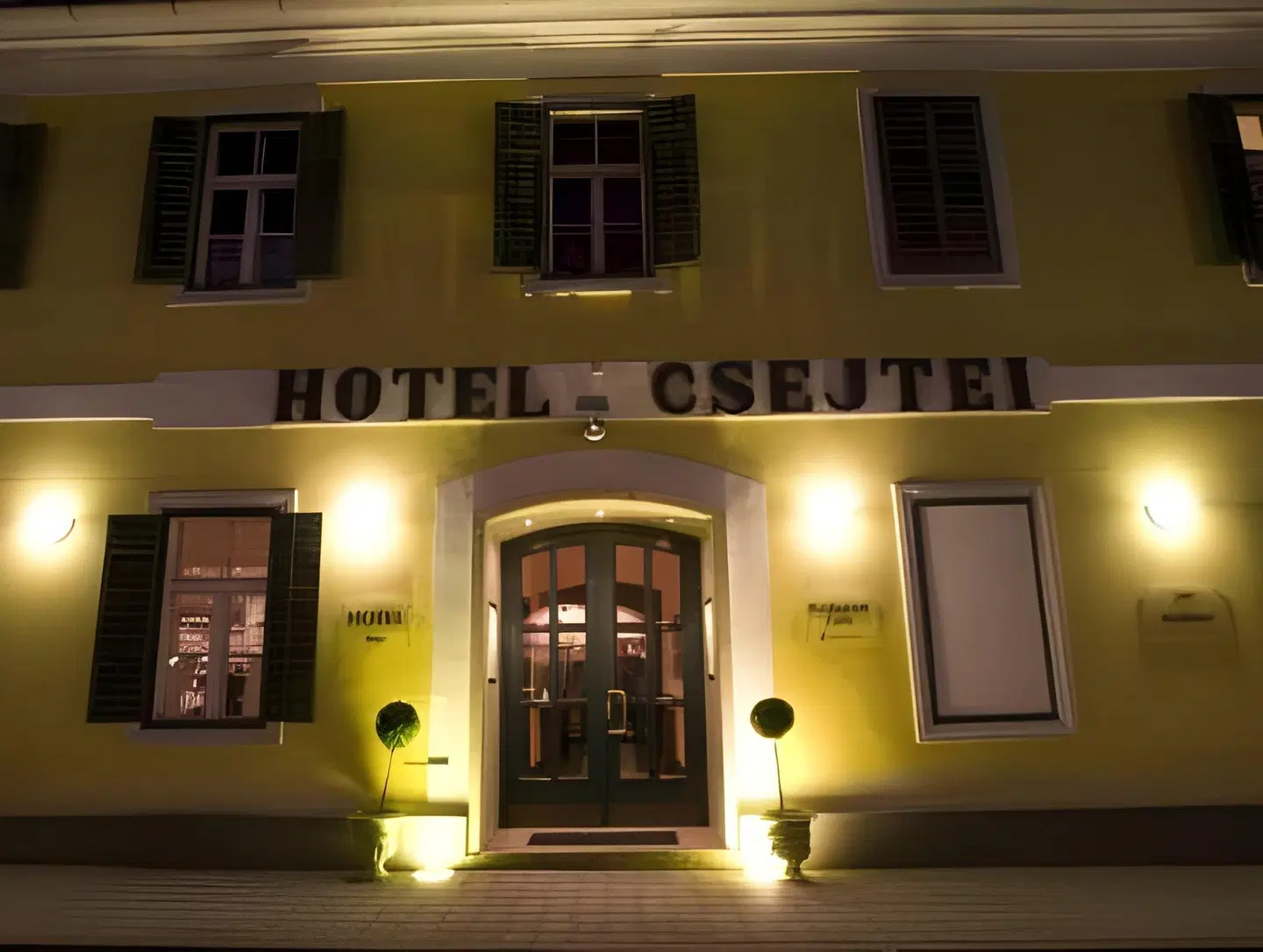 Hotel Csejtei EXTERIOR