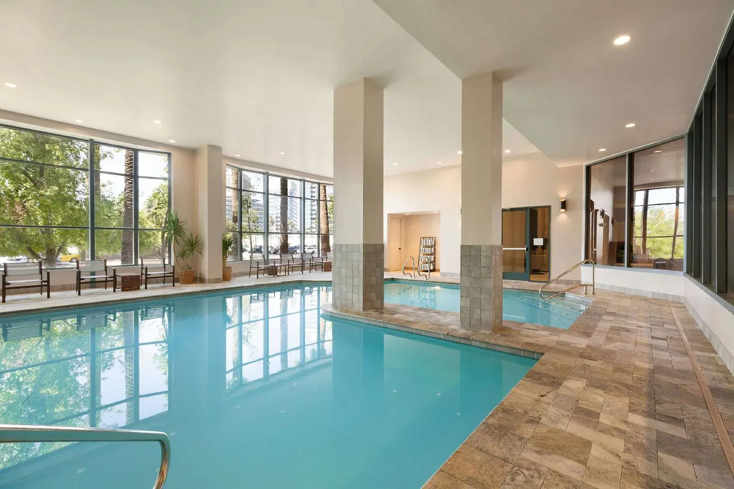 Embassy Suites by Hilton Phoenix Downtown North Hallenbad