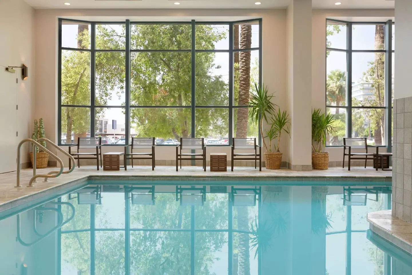Embassy Suites by Hilton Phoenix Downtown North Hallenbad