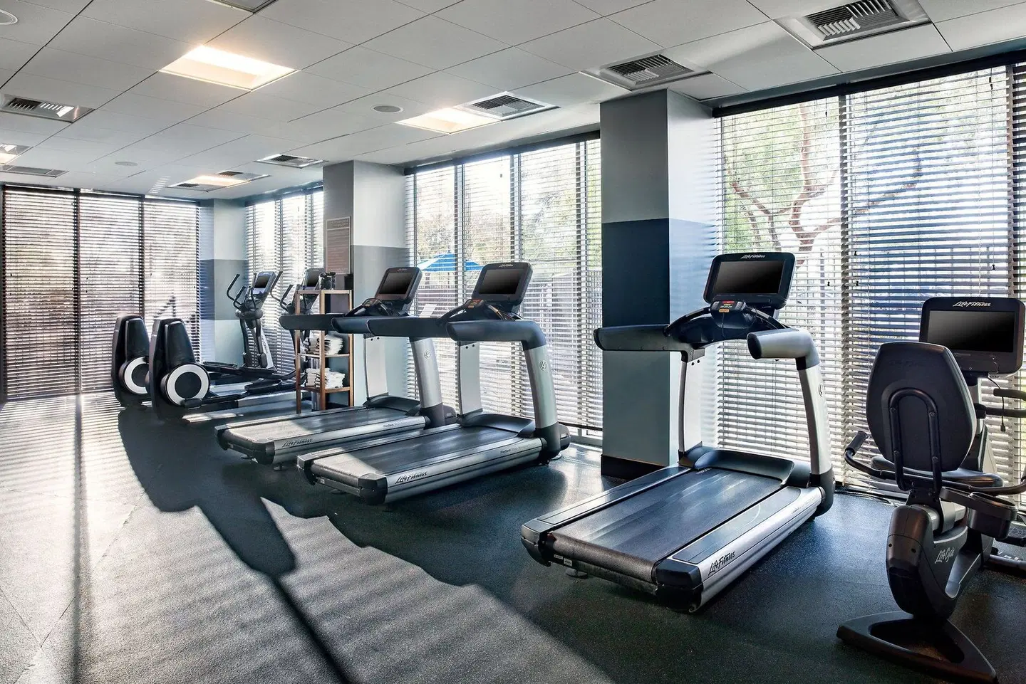 Four Points by Sheraton at Phoenix Mesa Gateway Airport SPORTS_AND_LEISURE