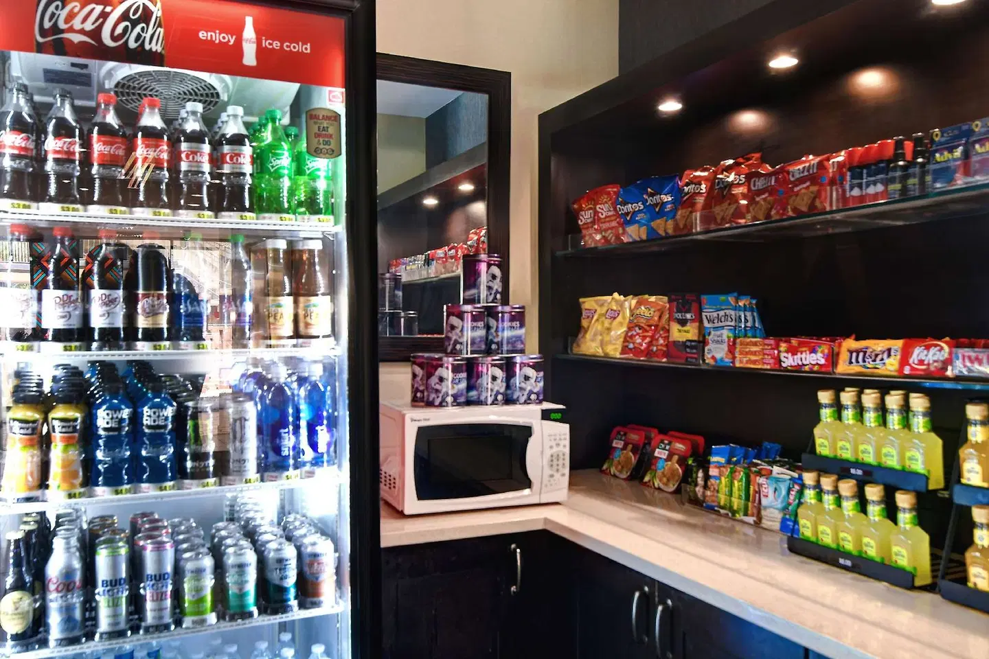 DoubleTree by Hilton Phoenix- Tempe Bar