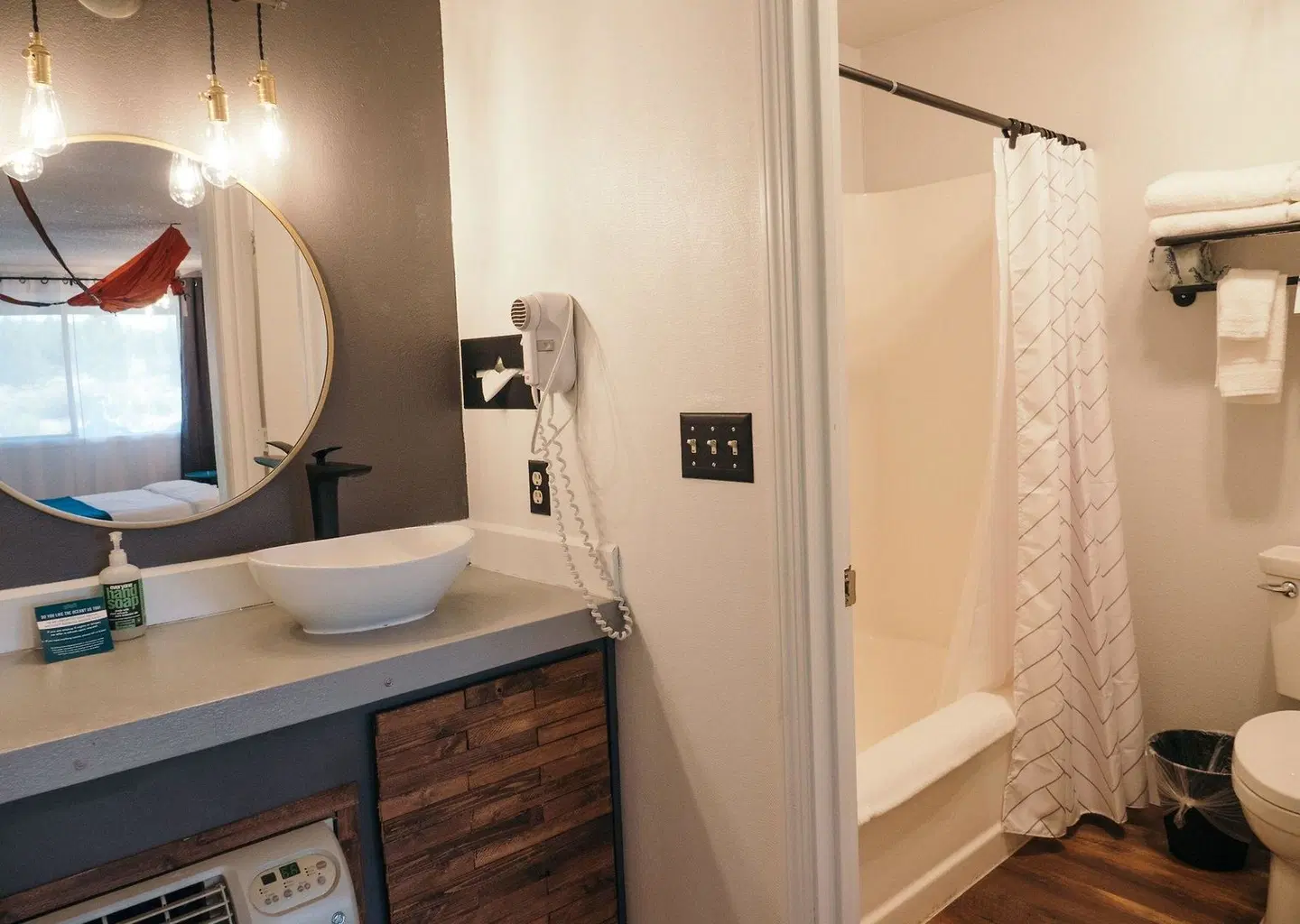LOGE Bend Badezimmer
