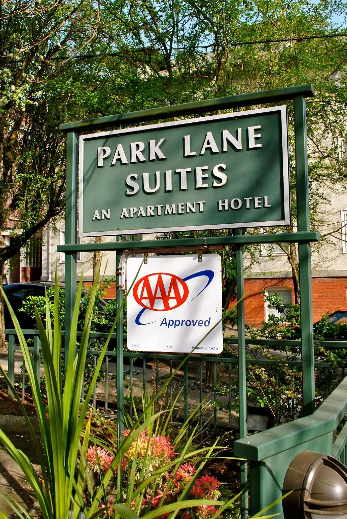 Park Lane Suites EXTERIOR