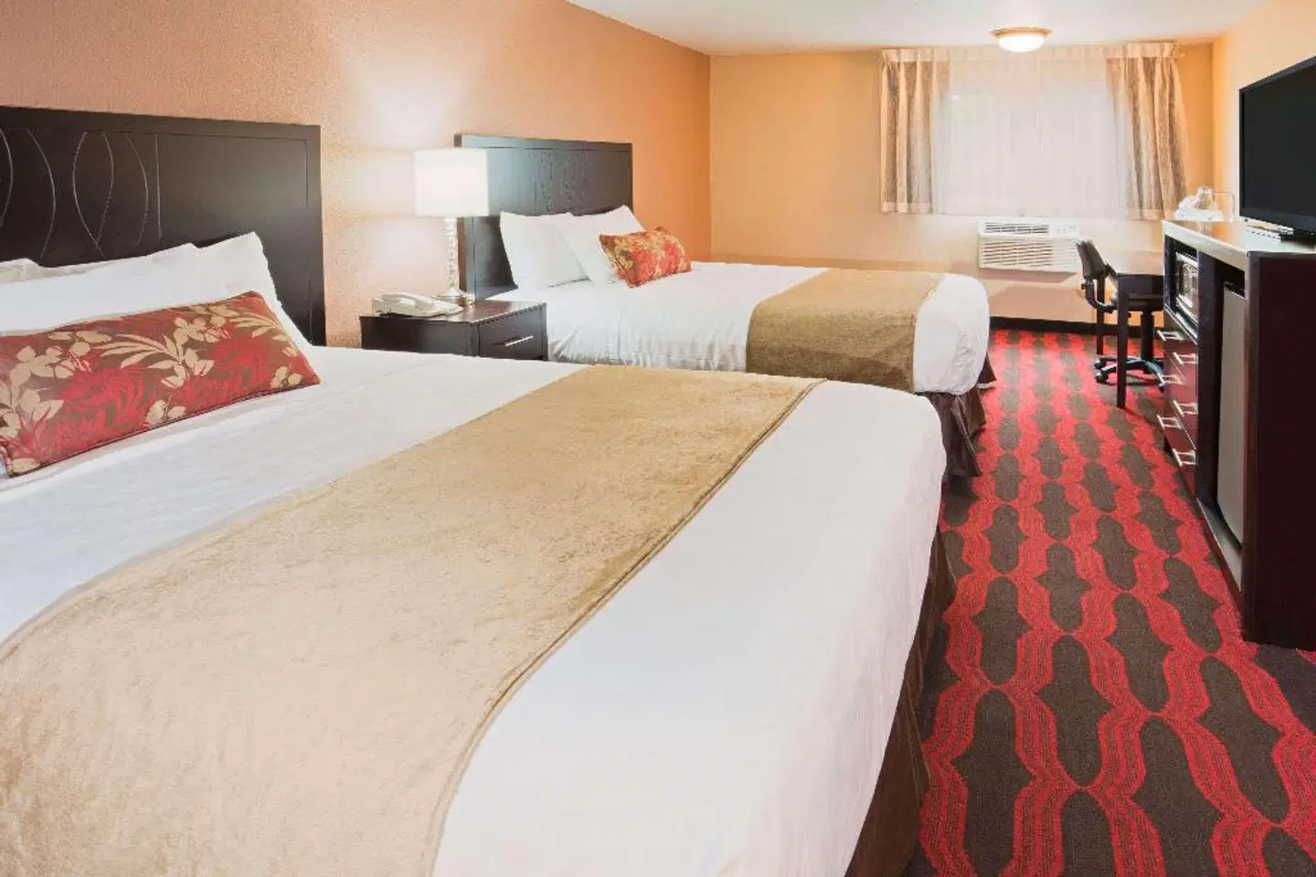 Travelodge East Portland / Gresham ROOM_EXAMPLE