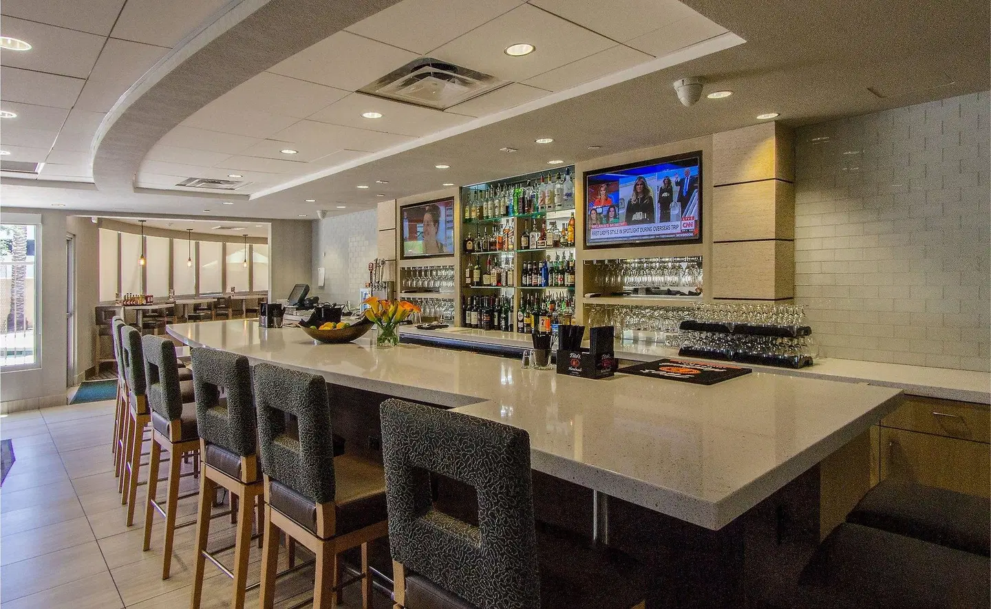 Holiday Inn Hotel & Suites Scottsdale North- Airpark Bar
