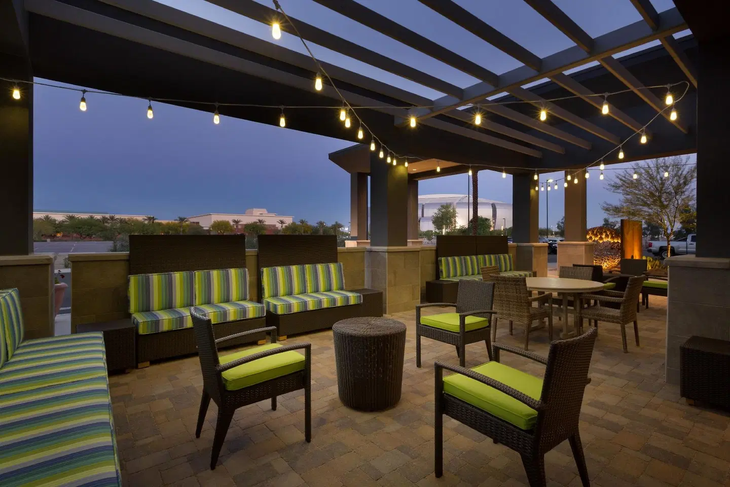 Home2 Suites by Hilton Phoenix Glendale-Westgate Bar