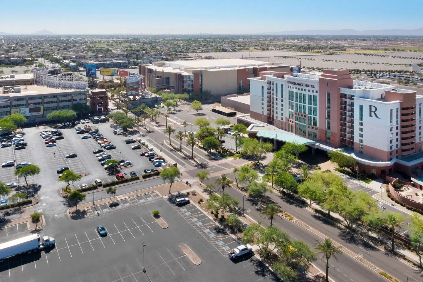 Renaissance Phoenix Glendale Hotel & Spa EXTERIOR