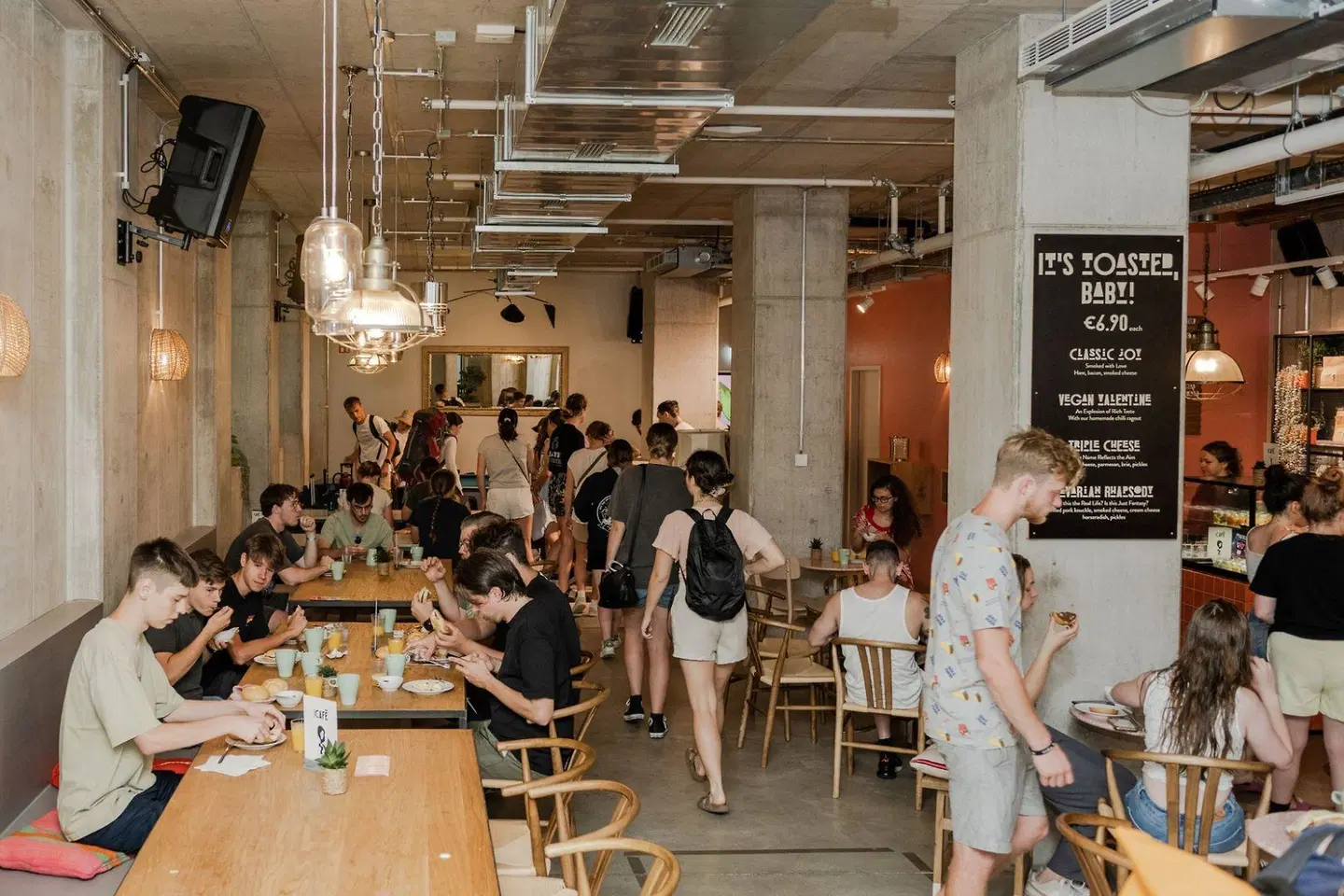 Wombat's City Hostel Munich Werksviertel Bar