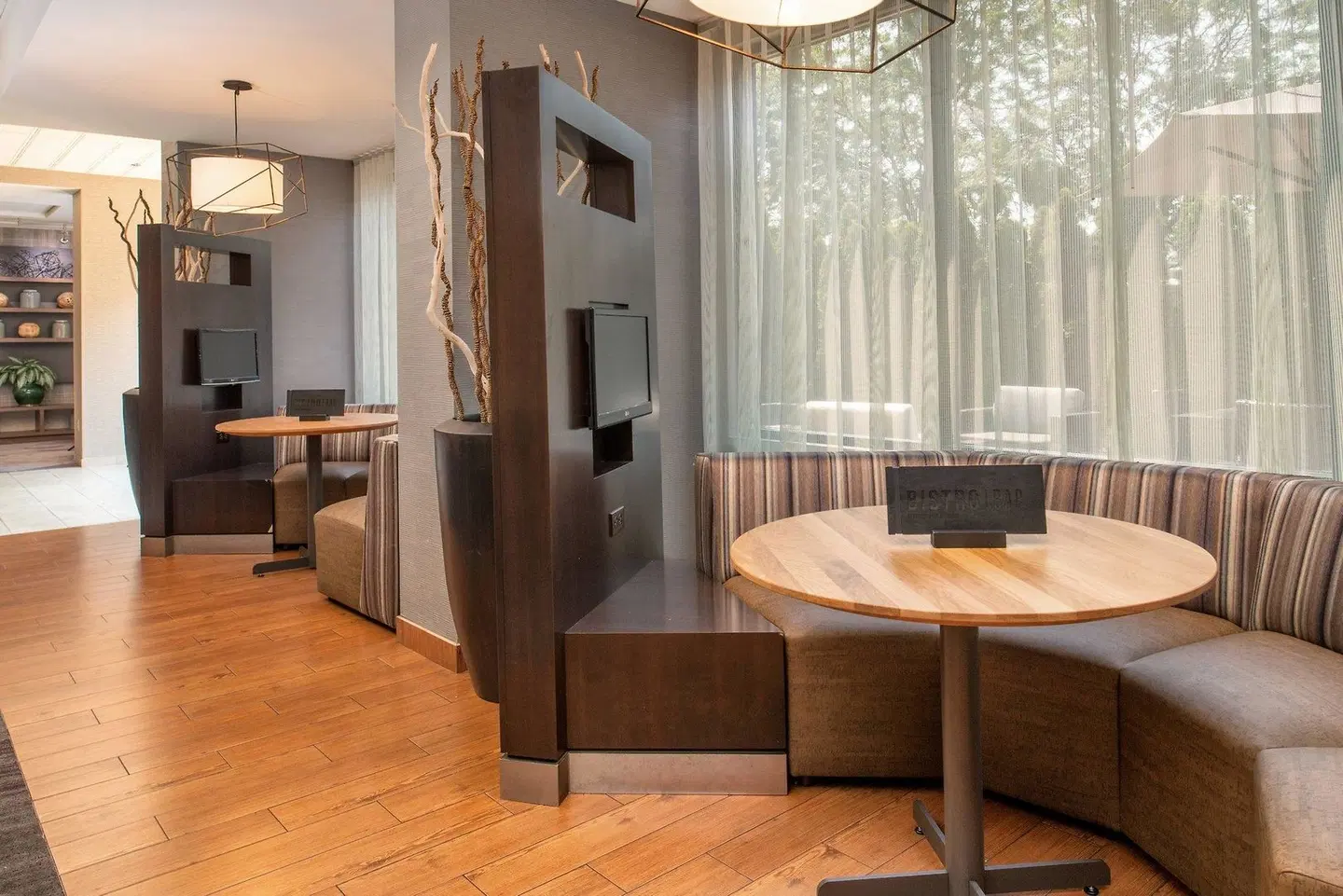 Courtyard by Marriott Portland Airport ROOM_EXAMPLE