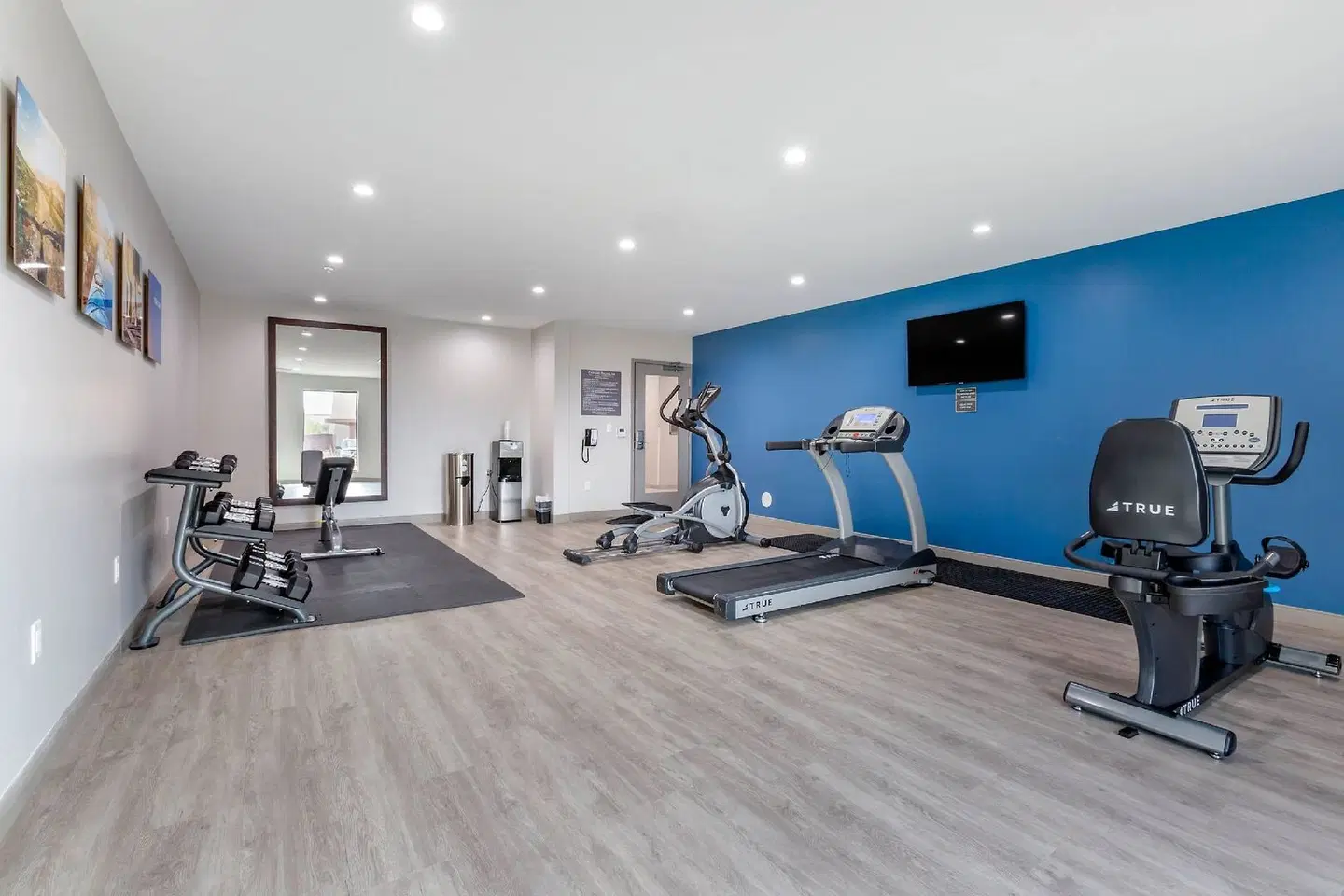 Comfort Suites Scottsdale Talking Stick Entertainment District SPORTS_AND_LEISURE