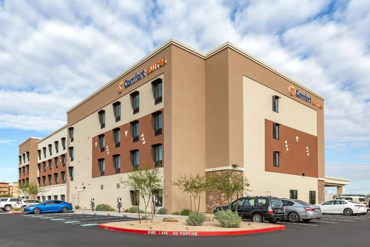 Comfort Suites Scottsdale Talking Stick Entertainment District EXTERIOR