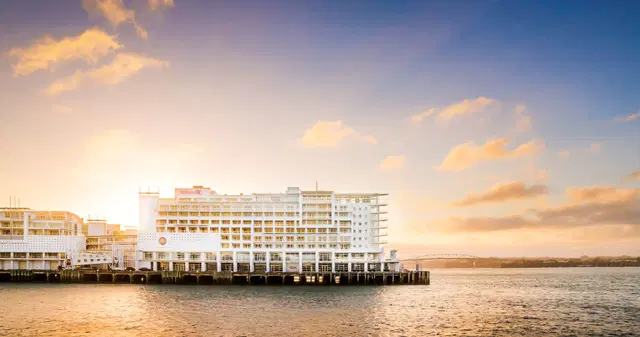 Hilton Auckland EXTERIOR
