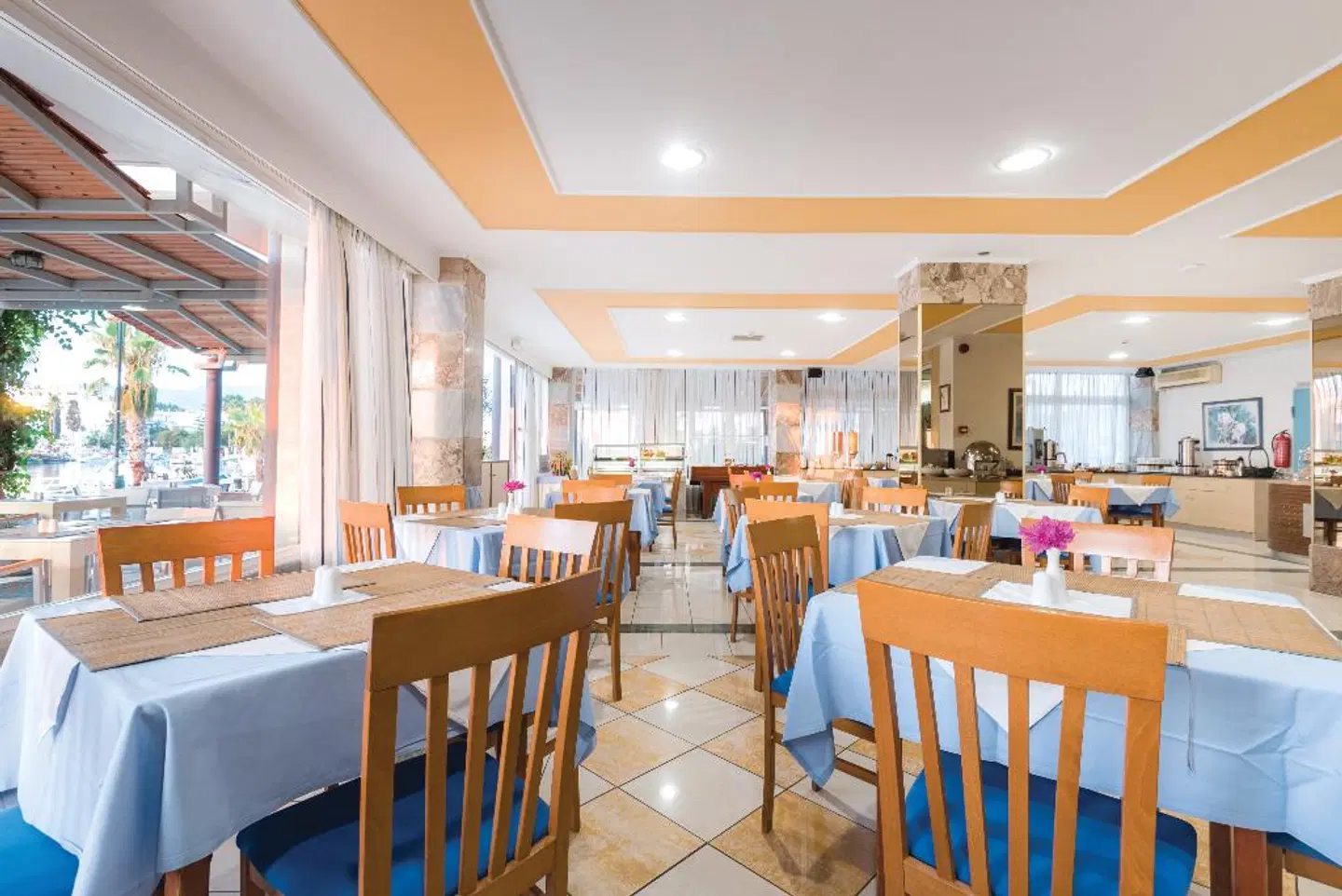Kosta Palace Bar