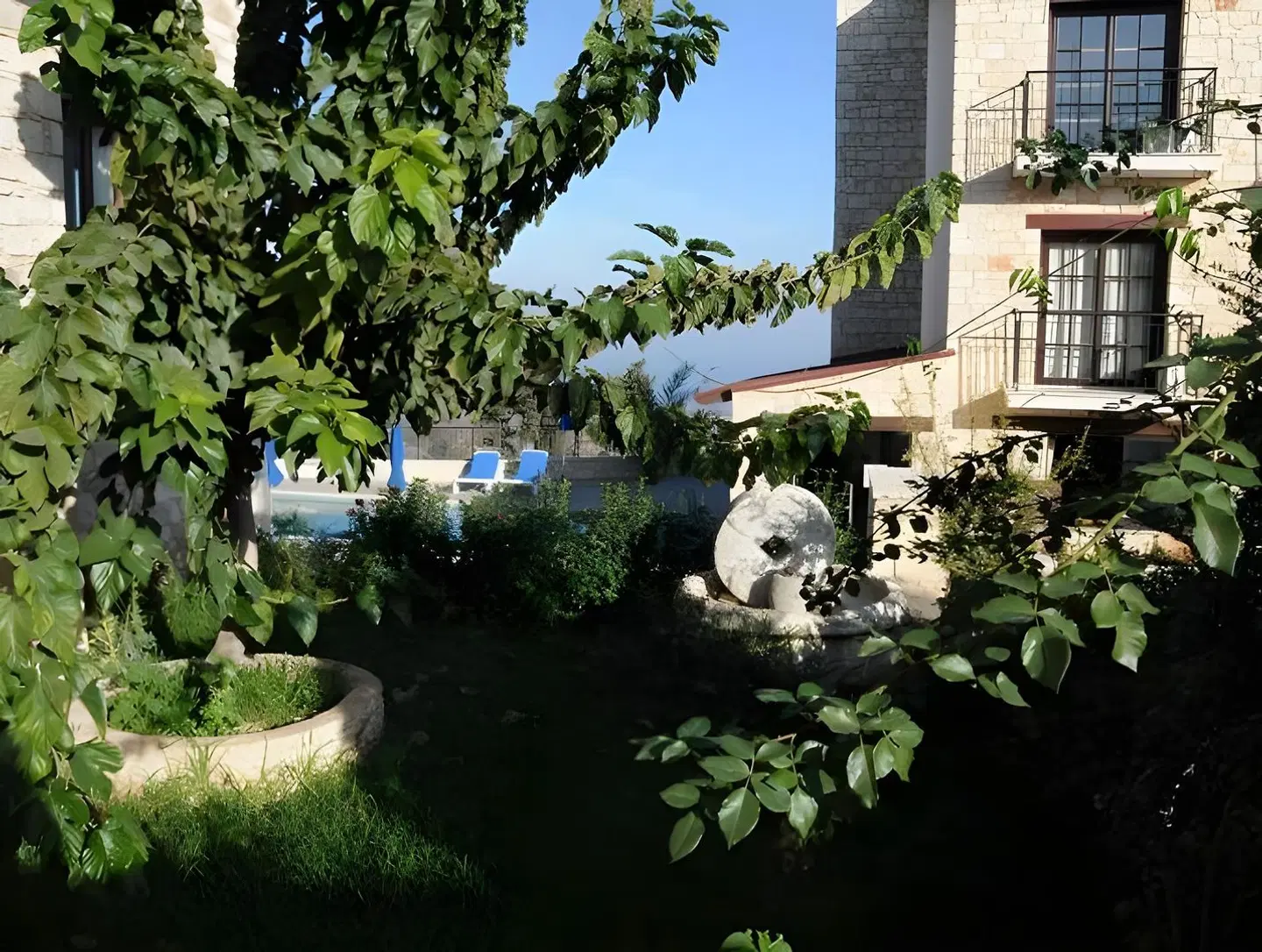Palates Hotel EXTERIOR
