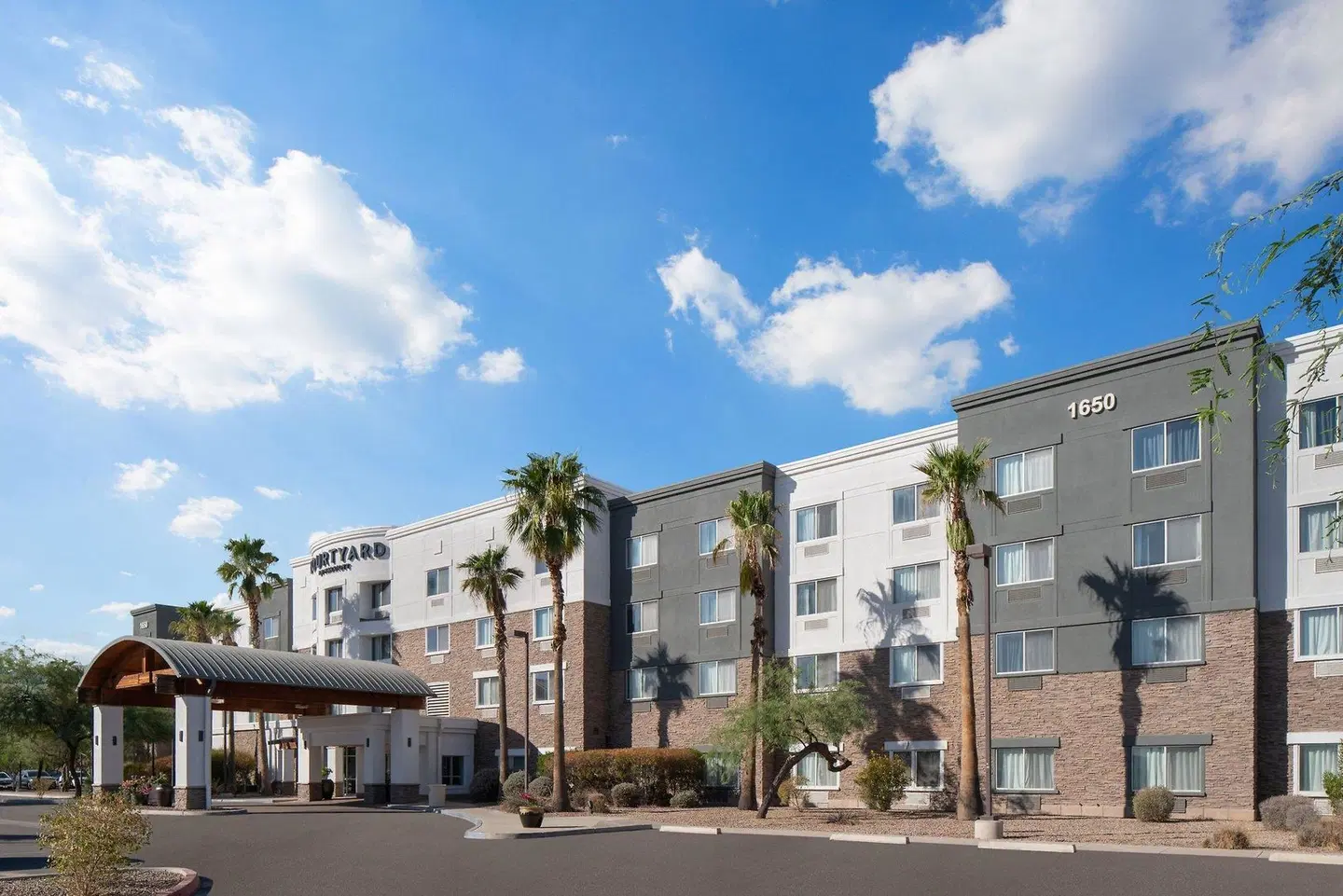 Courtyard by Marriott Phoenix West/Avondale EXTERIOR