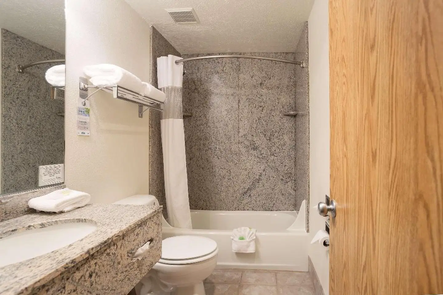 Shilo Inn Suites Seaside Oceanfront Badezimmer