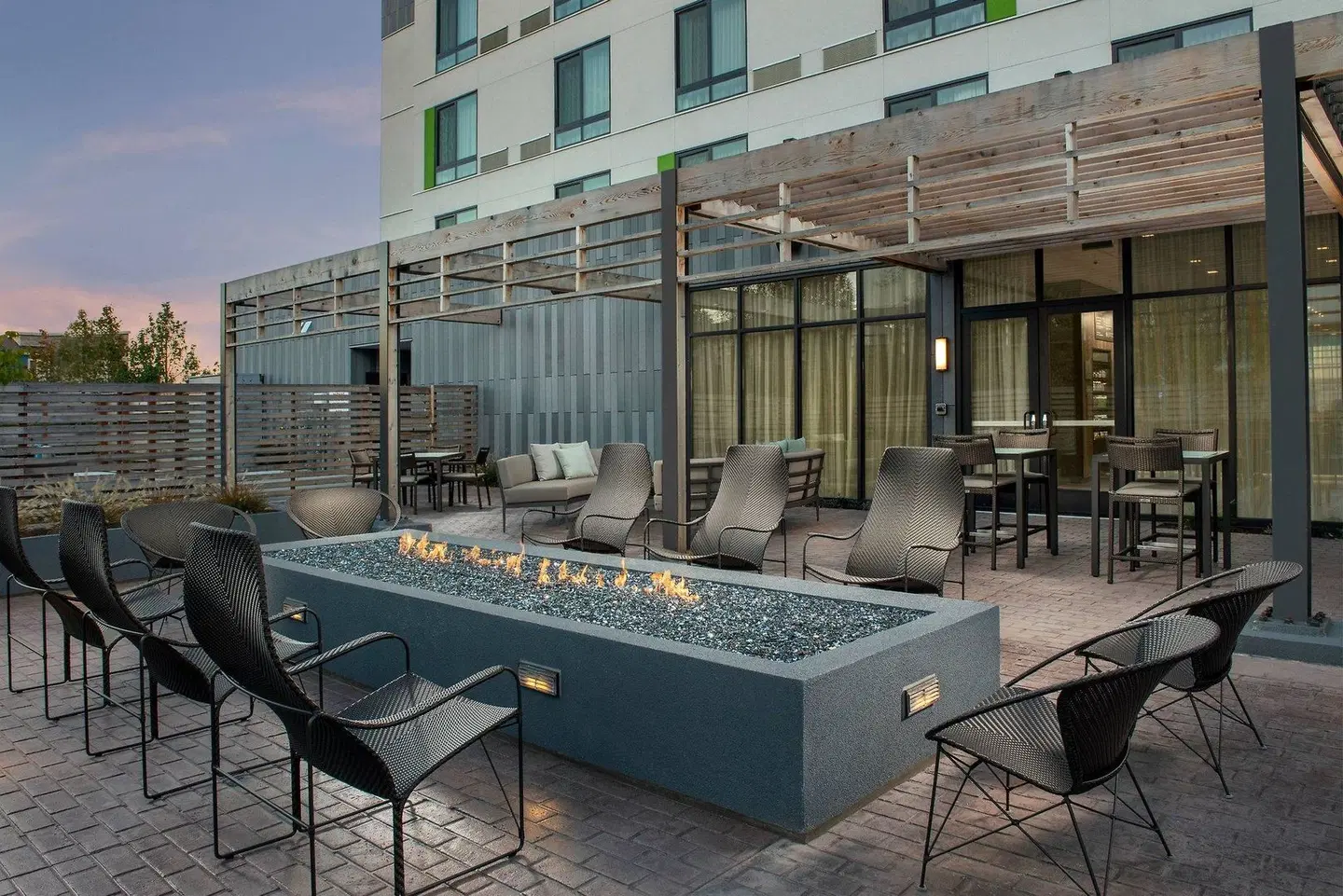 Courtyard by Marriott Portland East Terrasse