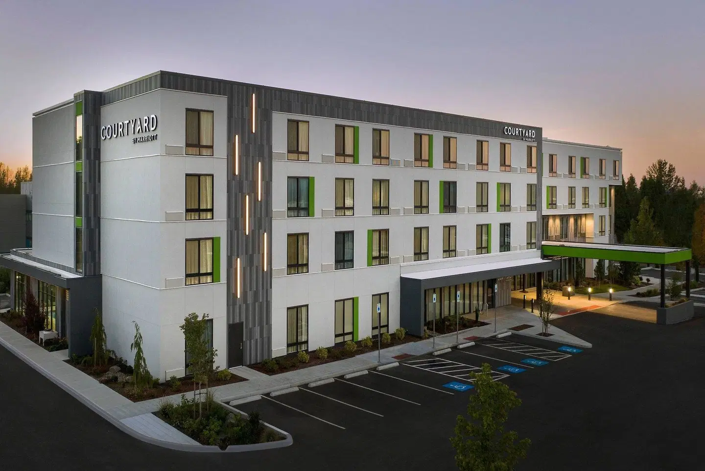 Courtyard by Marriott Portland East EXTERIOR