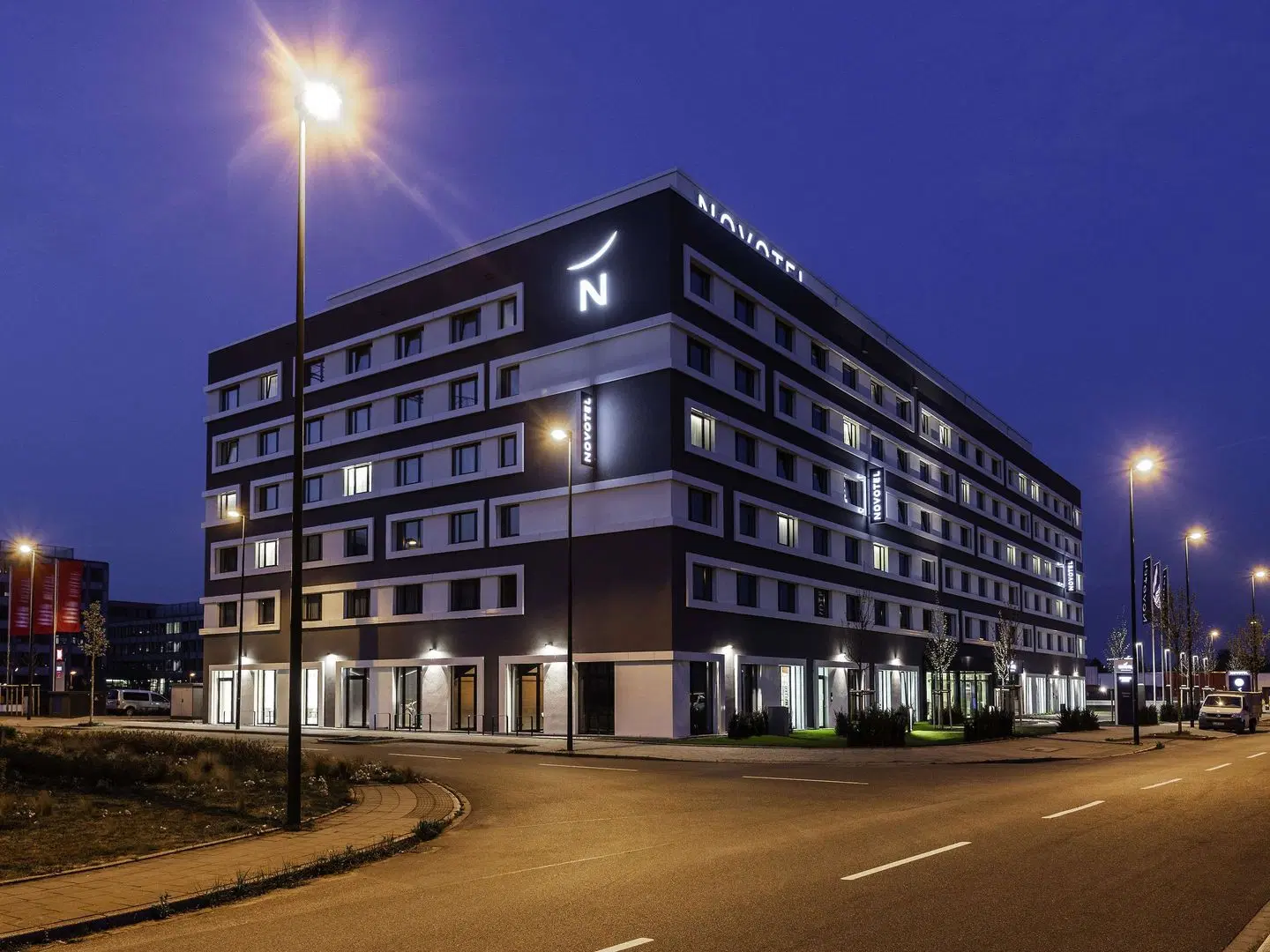 Novotel Duesseldorf Airport EXTERIOR