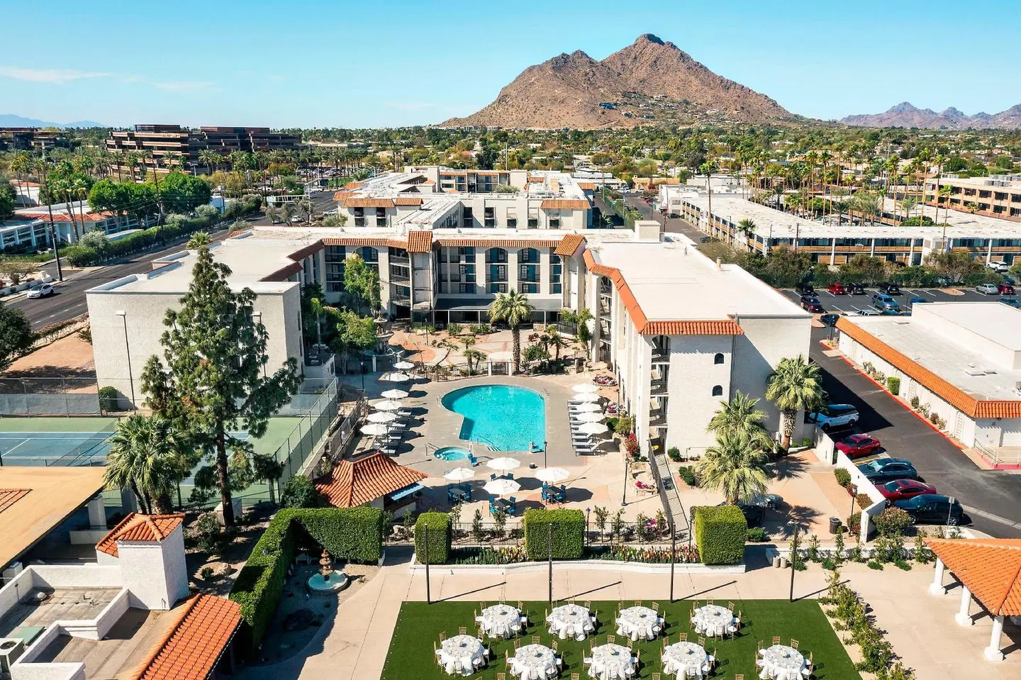 Embassy Suites by Hilton Scottsdale Resort EXTERIOR