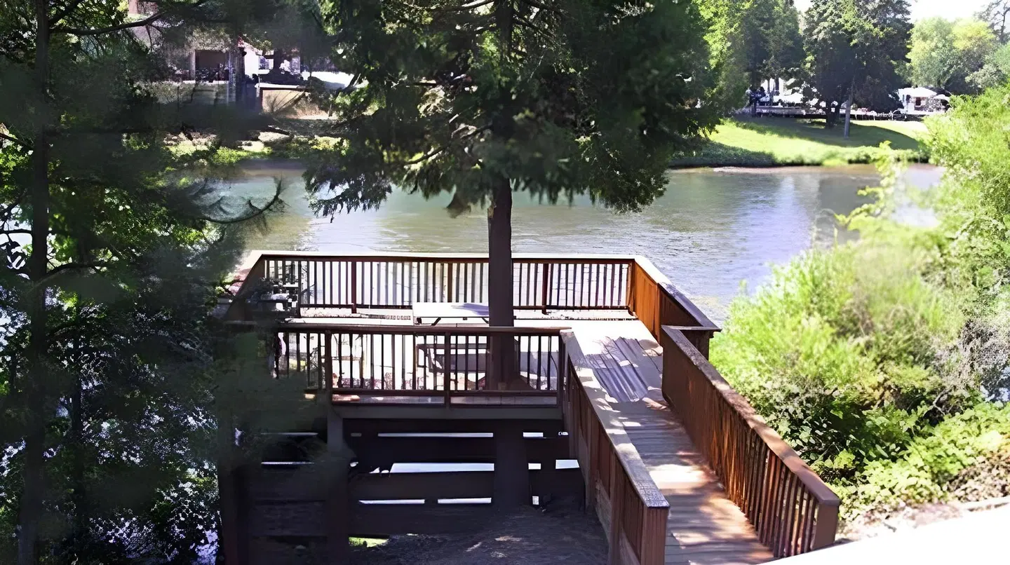 Edgewater Inn Shady Cove Terrasse