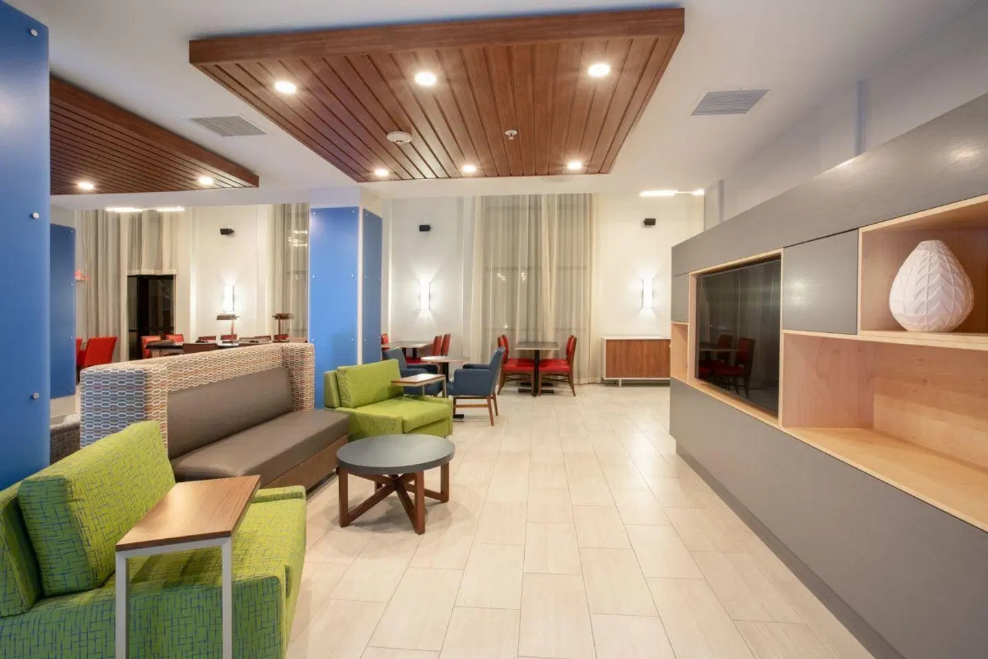 Holiday Inn Express & Suites Phoenix - Glendale Sports Dist LOUNGE_LOBBY