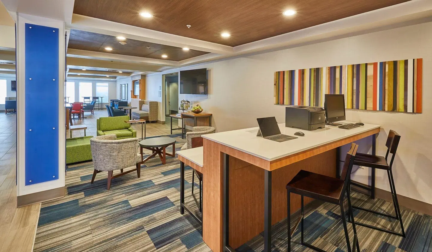 Holiday Inn Express & Suites Medford-Central Point LOUNGE_LOBBY