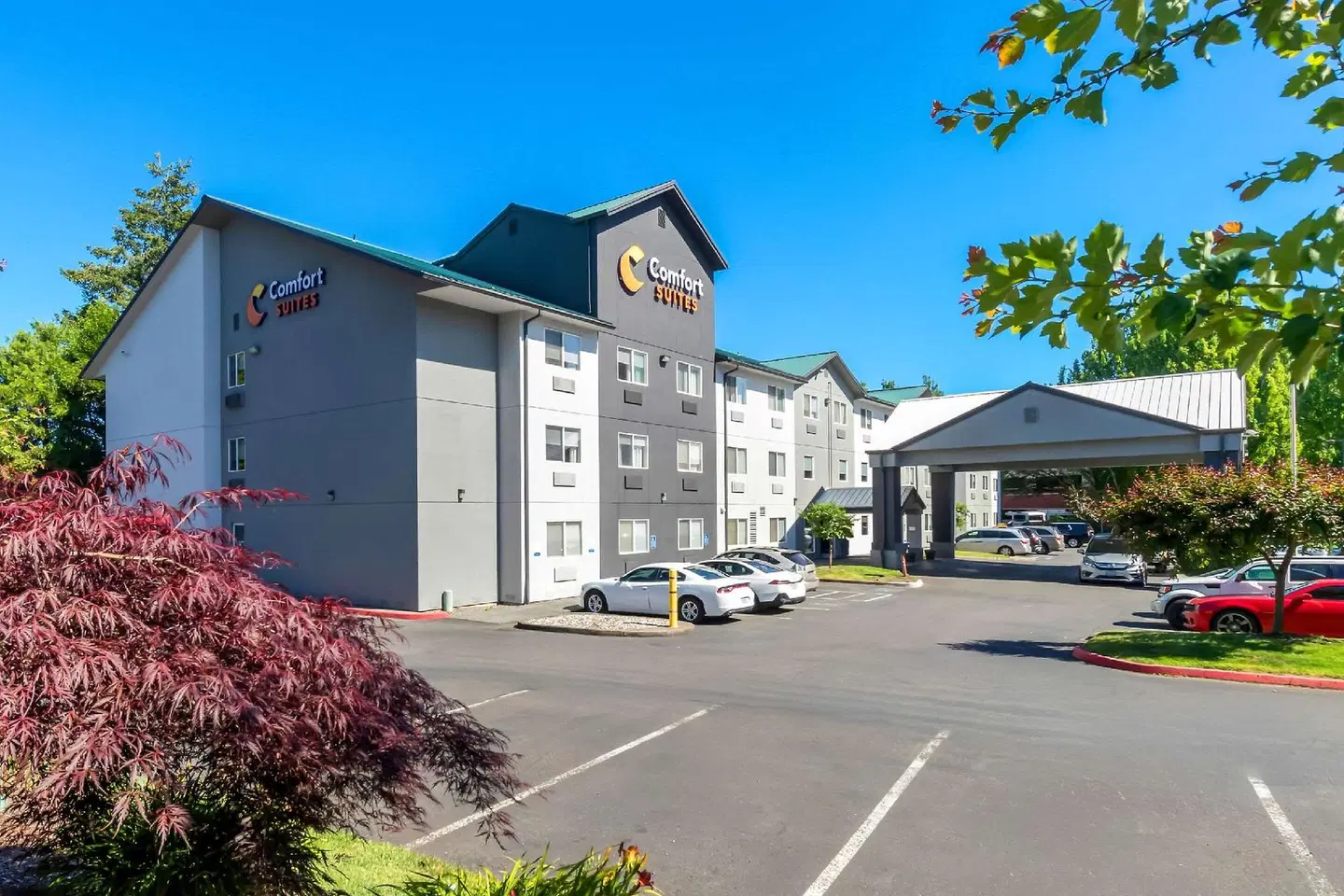 Comfort Suites Portland Airport EXTERIOR
