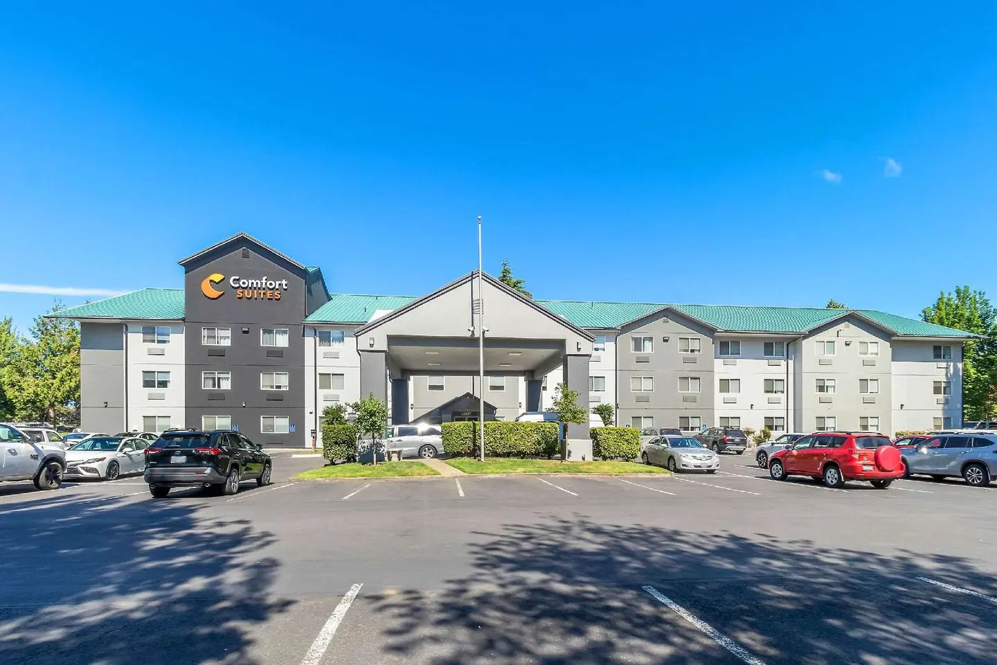 Comfort Suites Portland Airport EXTERIOR