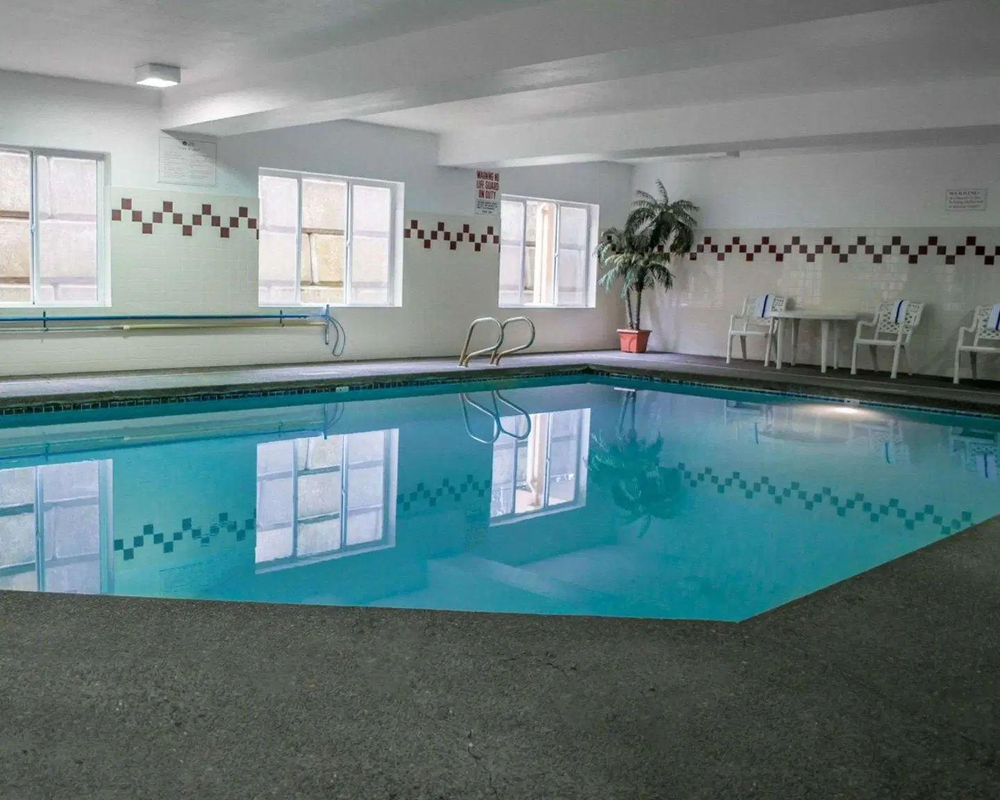 Comfort Suites Portland Southwest Hallenbad