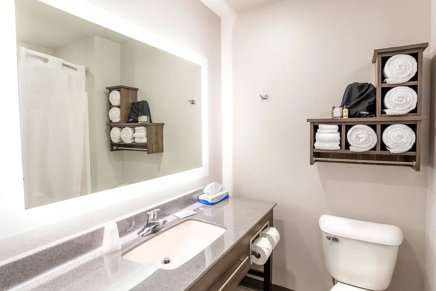 My Place Hotel-Medford OR Badezimmer