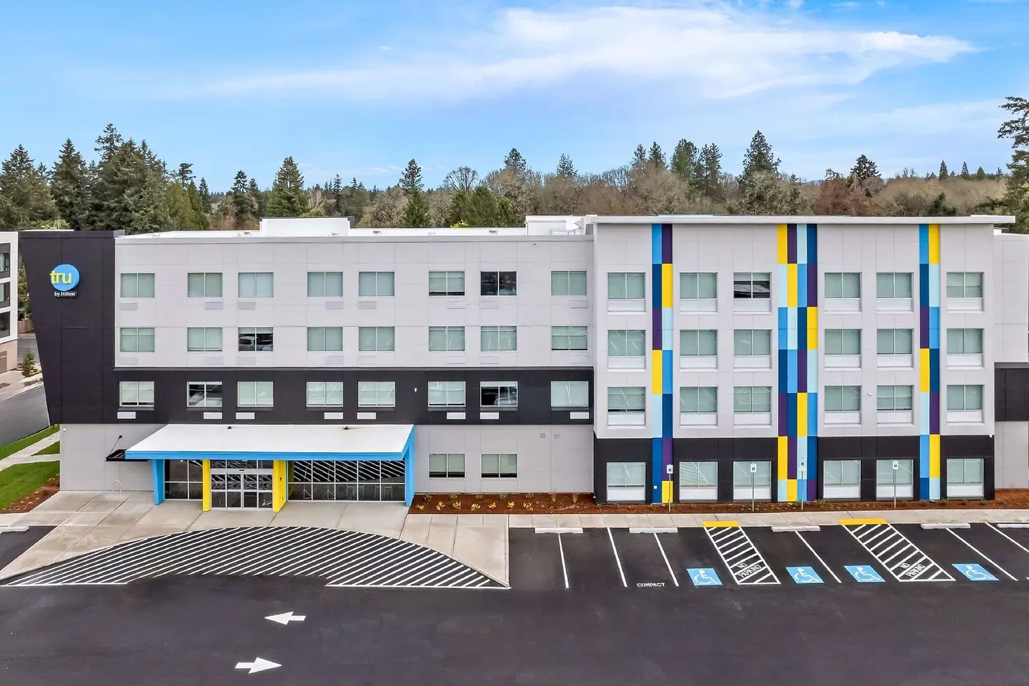Tru By Hilton Aloha Beaverton EXTERIOR