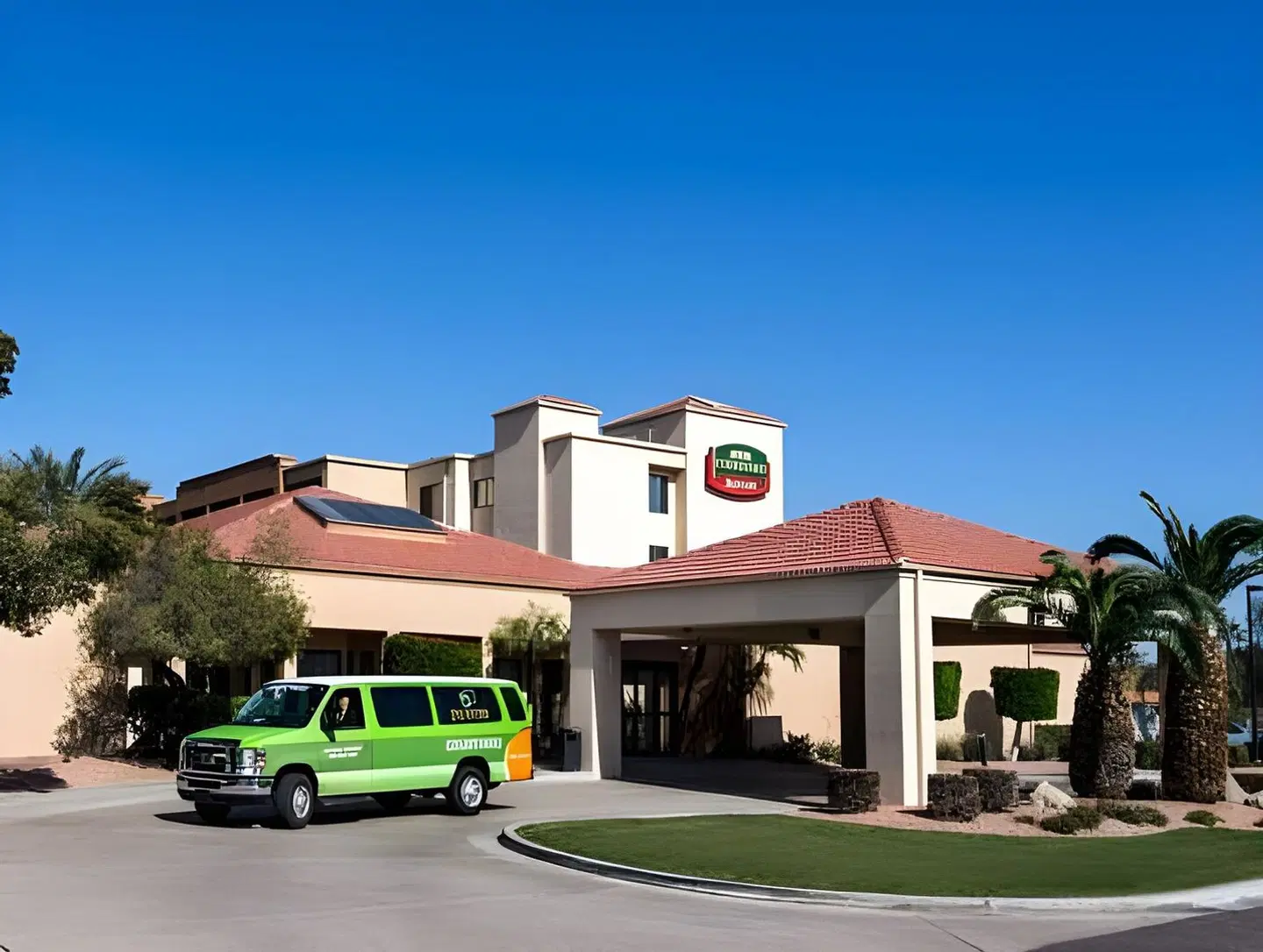 Courtyard by Marriott Phoenix Airport EXTERIOR