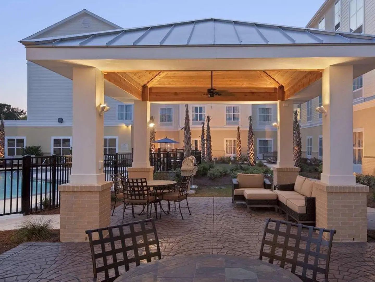 Homewood Suites by Hilton Wilmington/Mayfaire, NC Terrasse