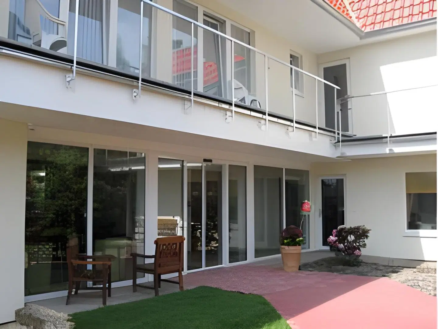 Petersen EXTERIOR