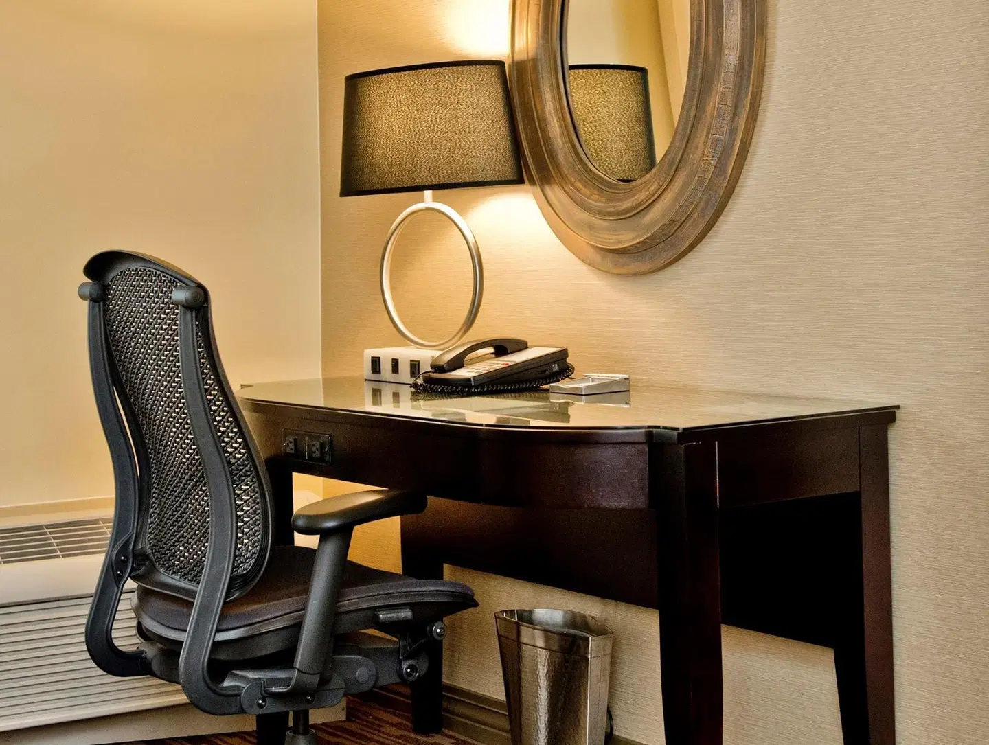DoubleTree by Hilton Raleigh Durham Airport at Research Triangle Park Bar